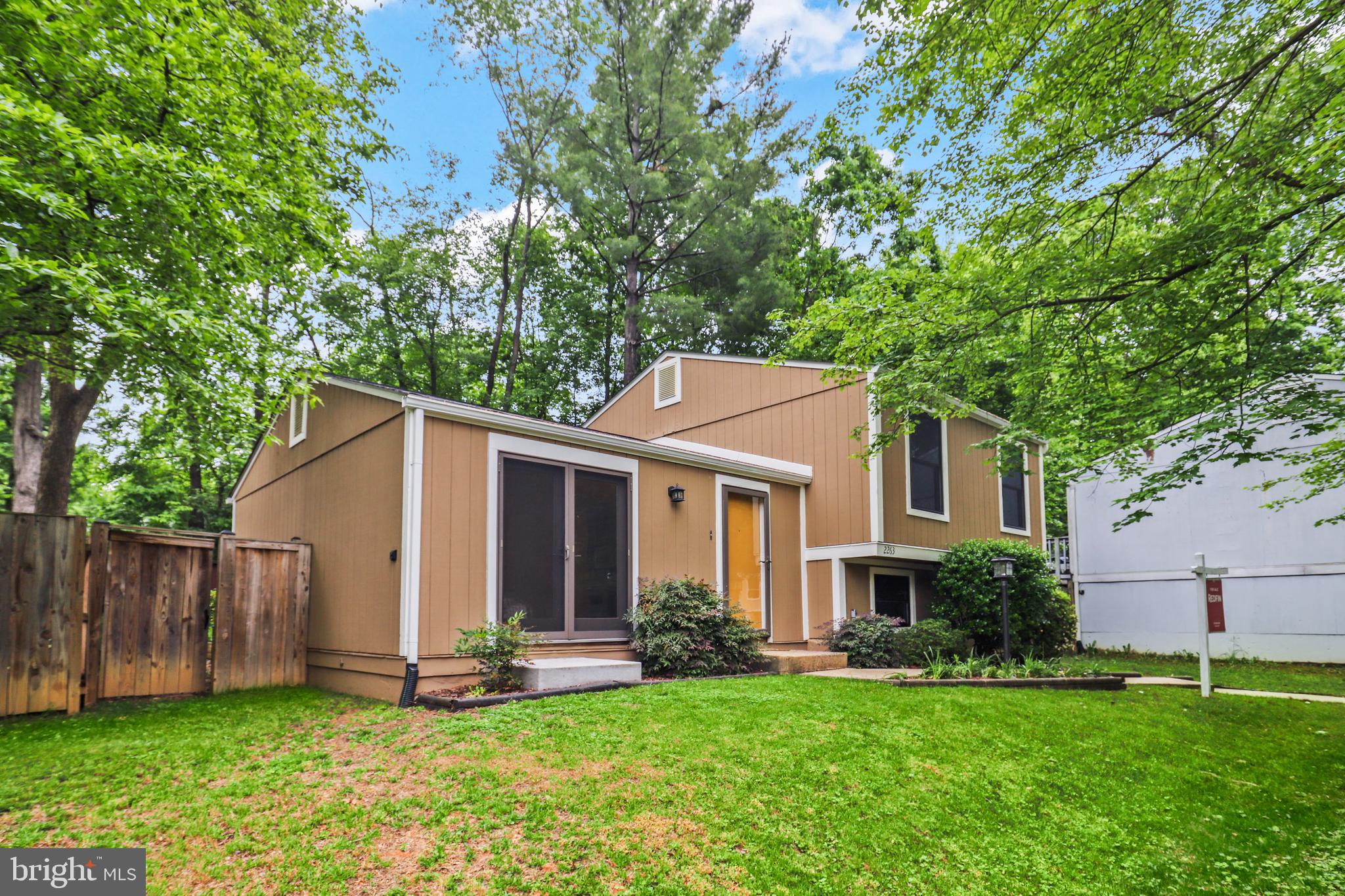 RESTON - Residential