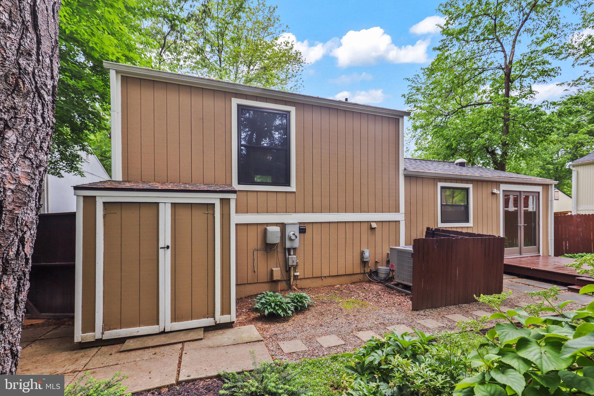 RESTON - Residential