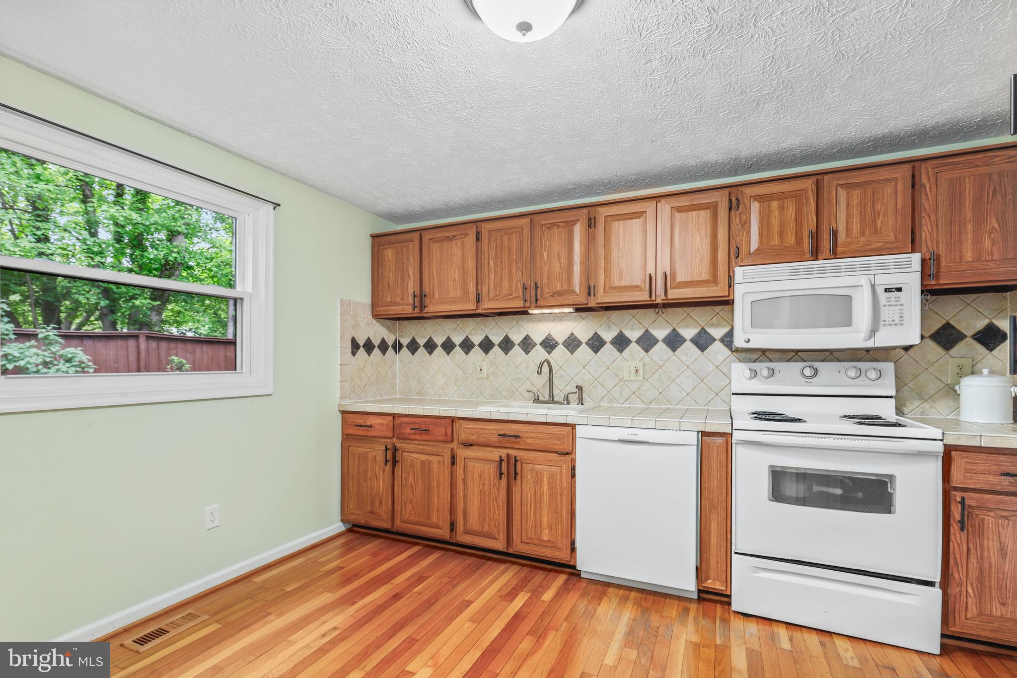 RESTON - Residential