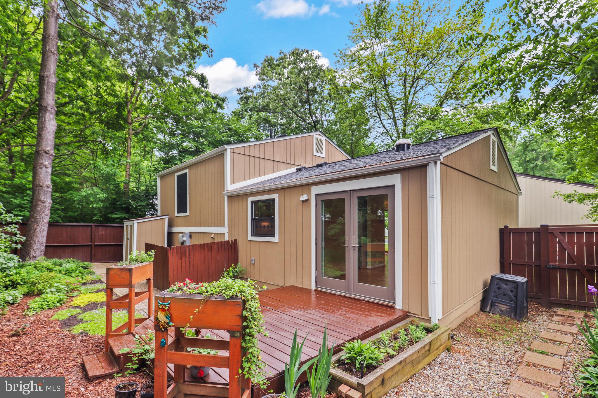 RESTON - Residential