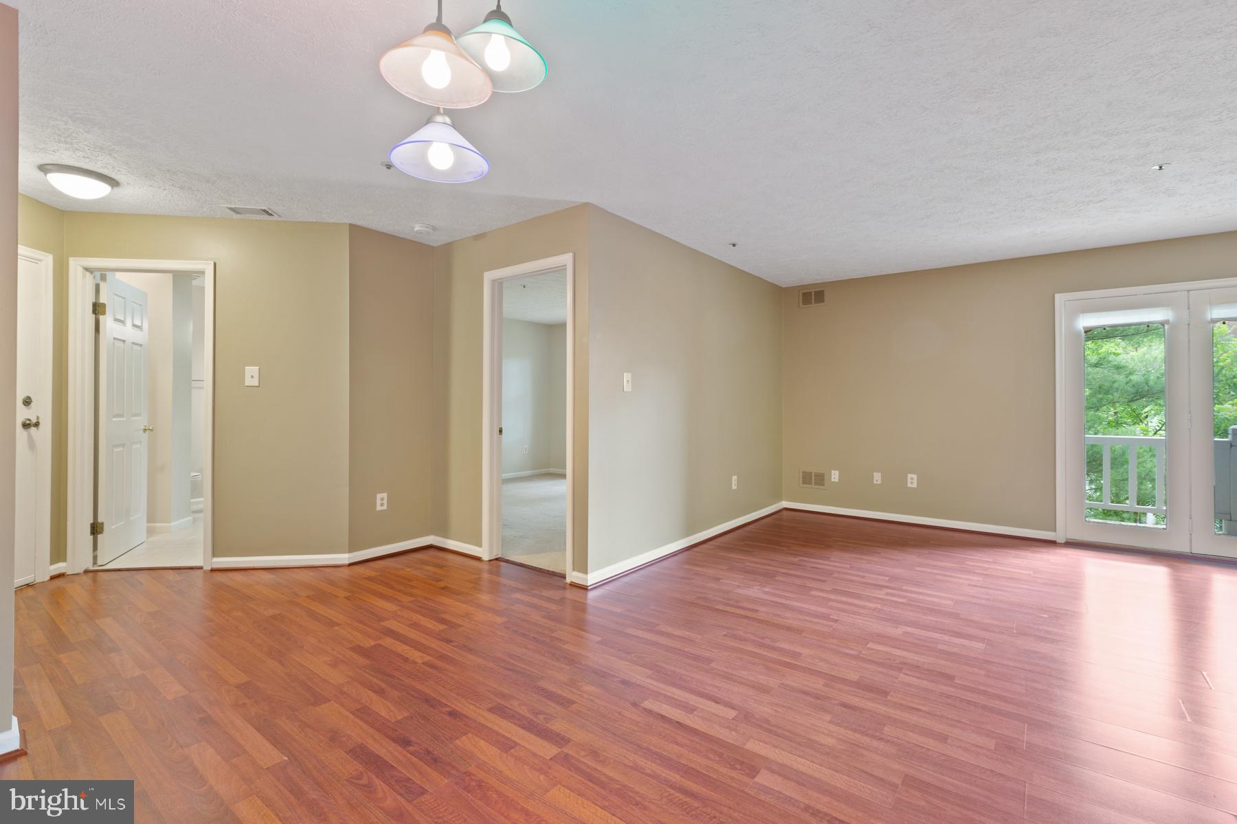 GUNNERS LAKE - Residential