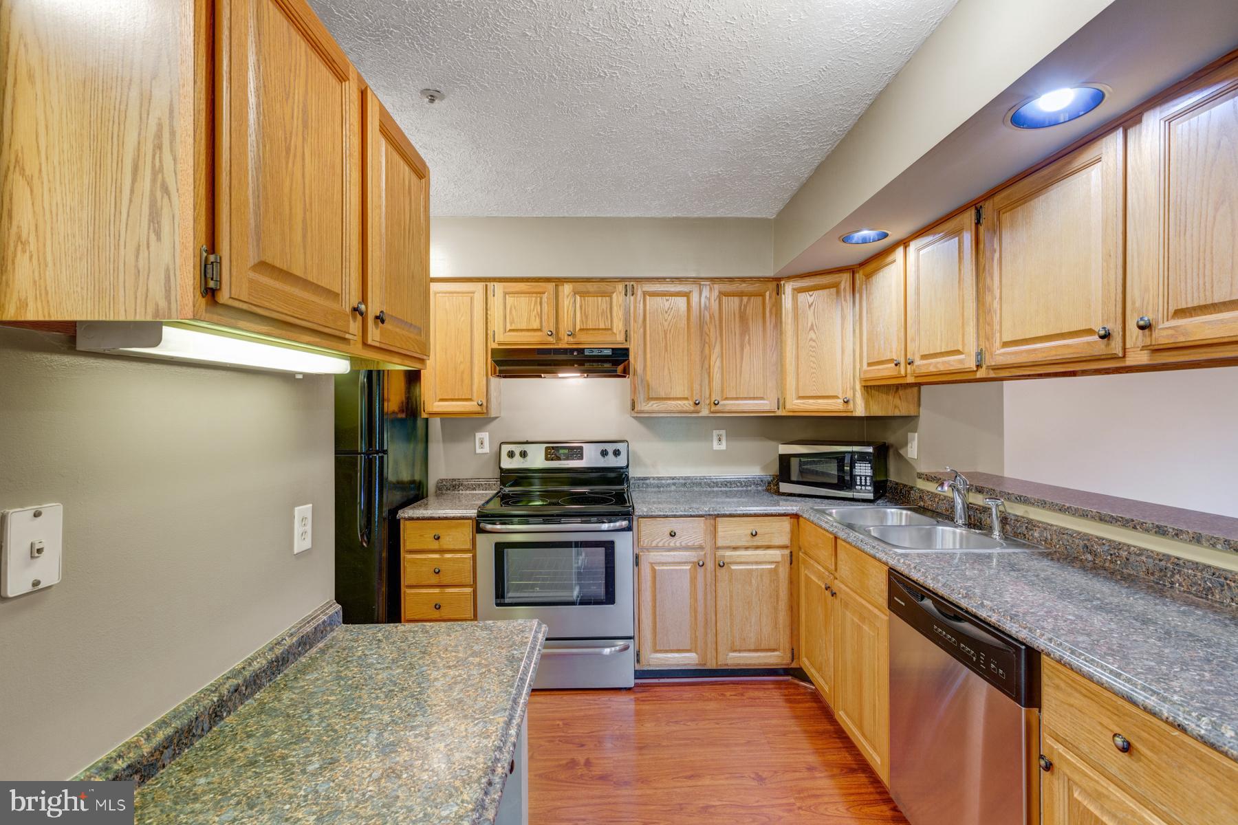 GUNNERS LAKE - Residential