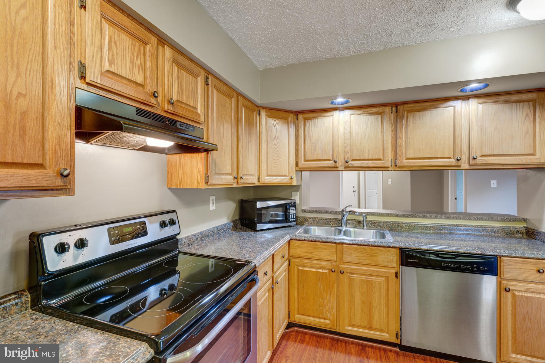 GUNNERS LAKE - Residential