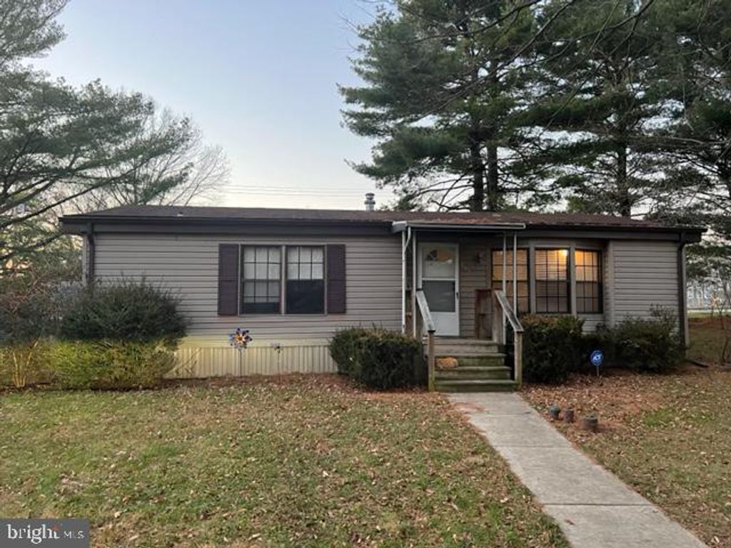 Photo of 821 CARRIE CT, LANCASTER, PA 17601 (MLS # PALA2028382)