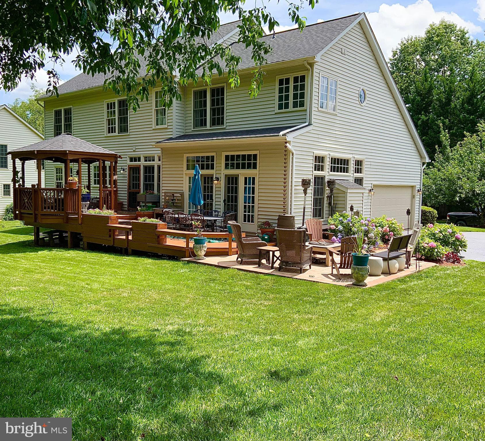 7834 MEADOWGATE DRIVE