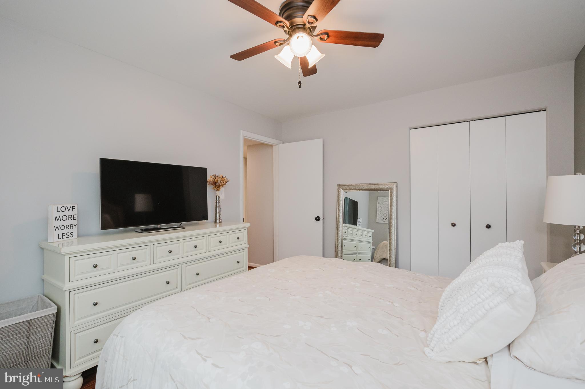 HOLLY HALL - Residential