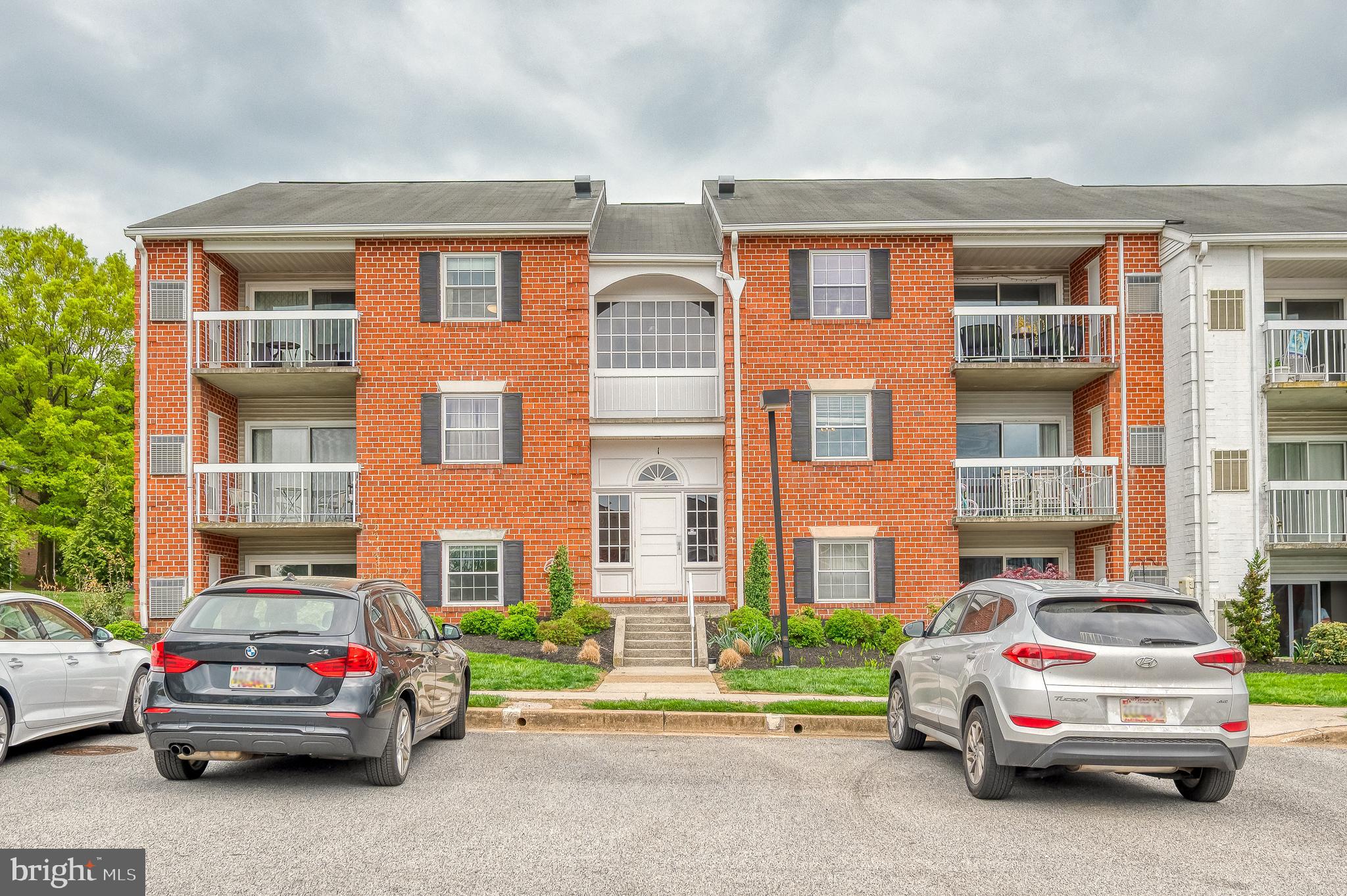 HOLLY HALL - Residential