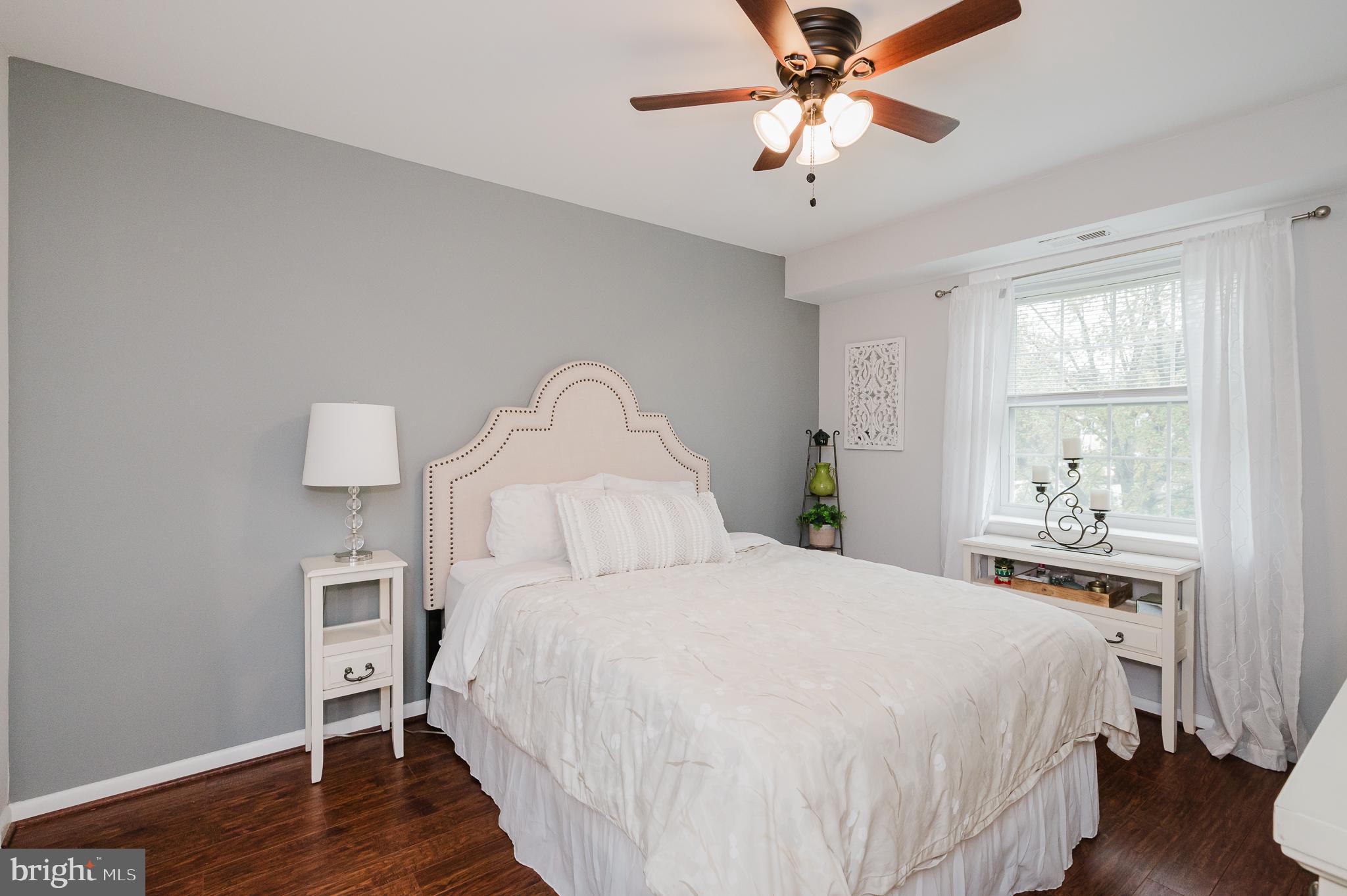 HOLLY HALL - Residential