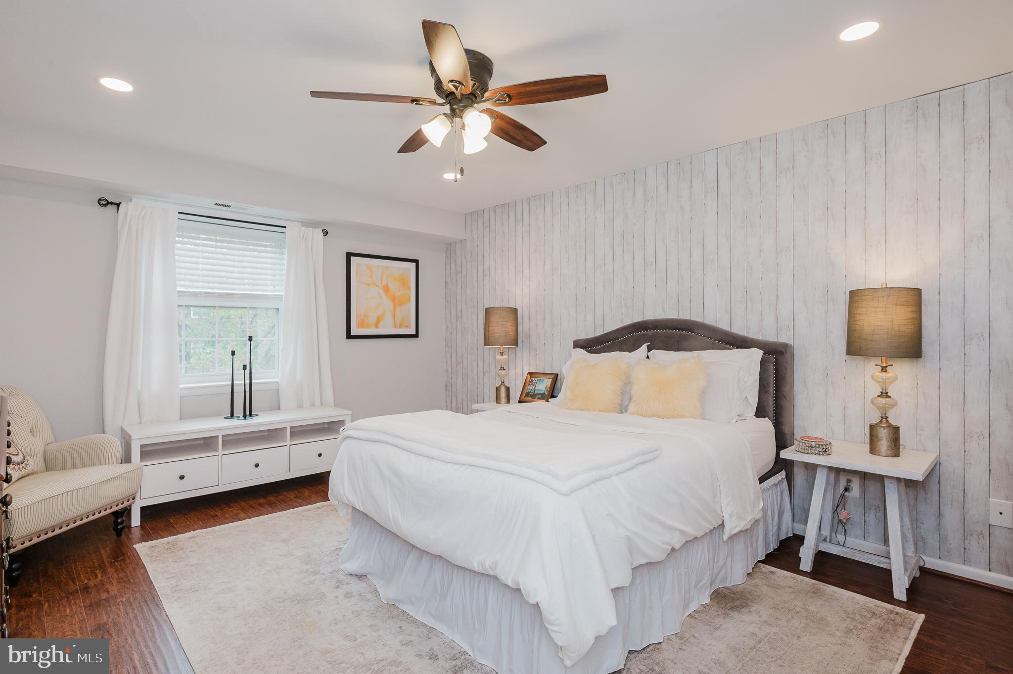 HOLLY HALL - Residential