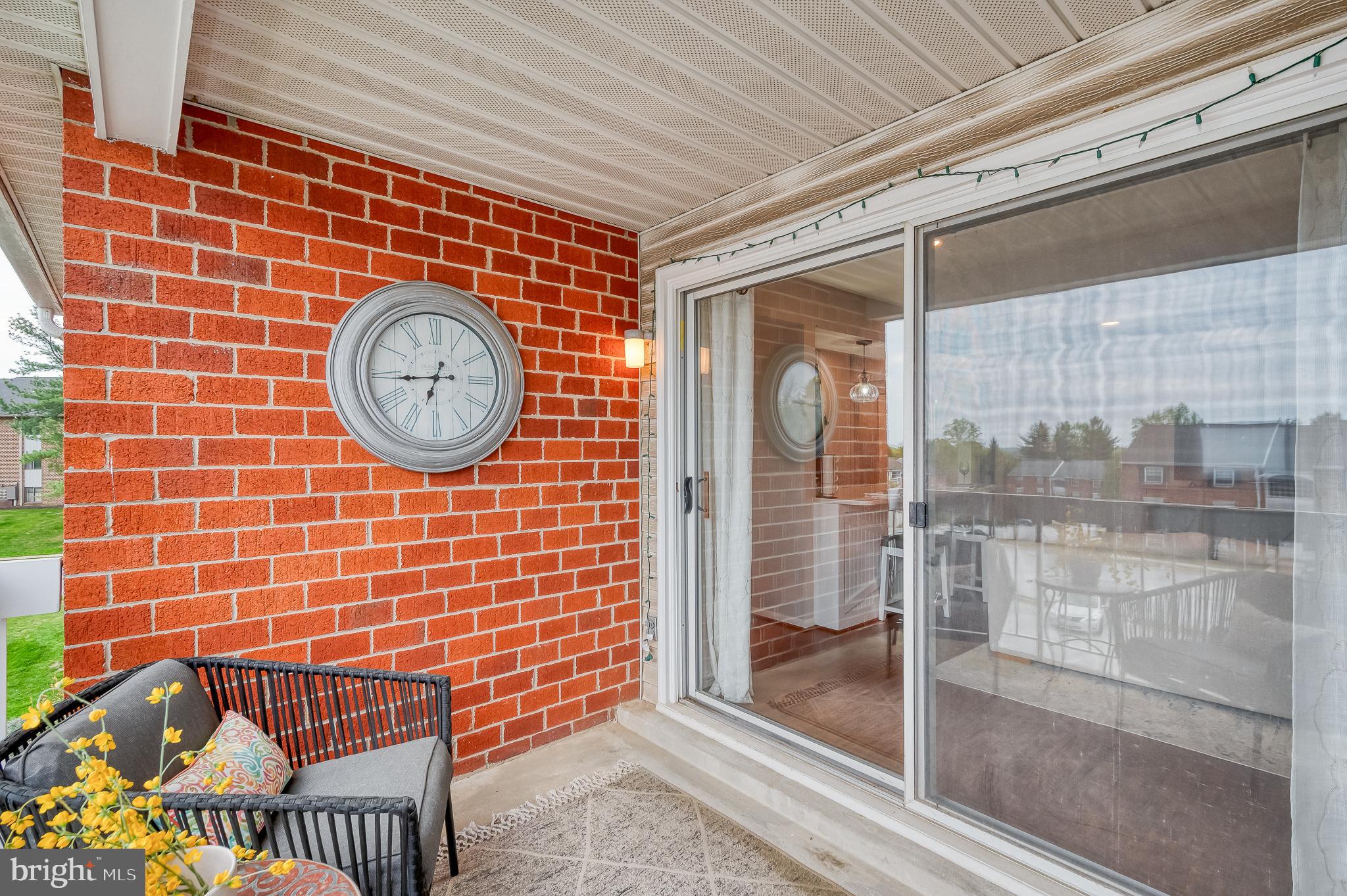 HOLLY HALL - Residential