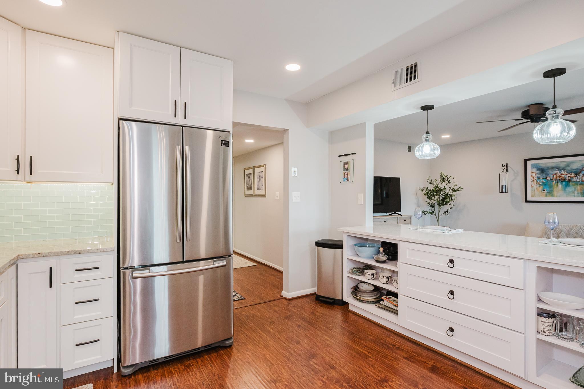 HOLLY HALL - Residential