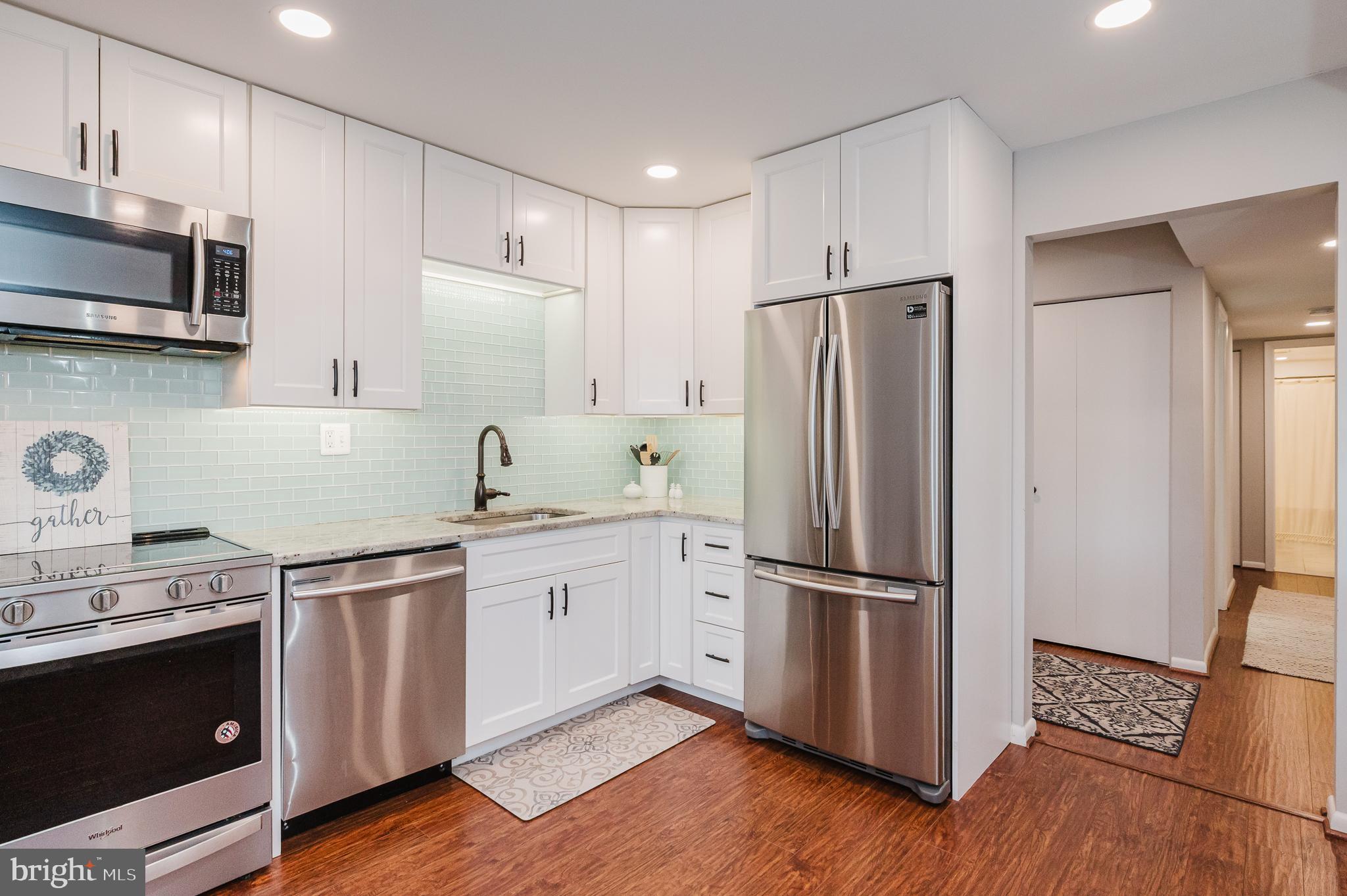 HOLLY HALL - Residential