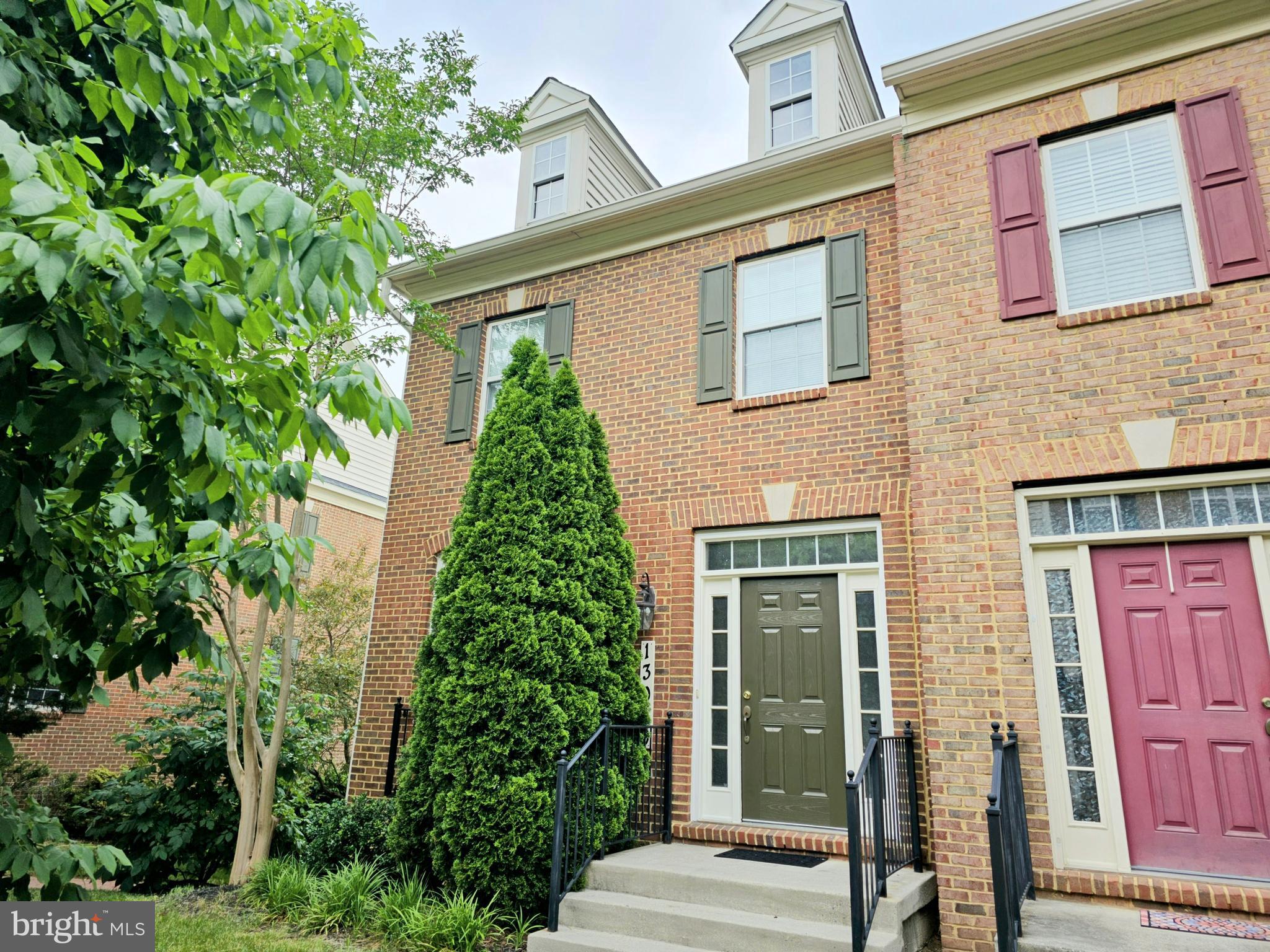 Welcome to this stunning end unit townhouse in the a highly sought-after community in Clarksburg! This spacious home features 3 bedrooms, 2 full bathrooms, and 2 half bathrooms, along with a convenient 2-car garage. With its open floor plan, gas fireplace, and modern amenities, it's perfect for both relaxation and entertainment. Enjoy the convenience of close access to I-270 and nearby shopping and dining options. Don't miss out on the opportunity to make this your new home sweet home!