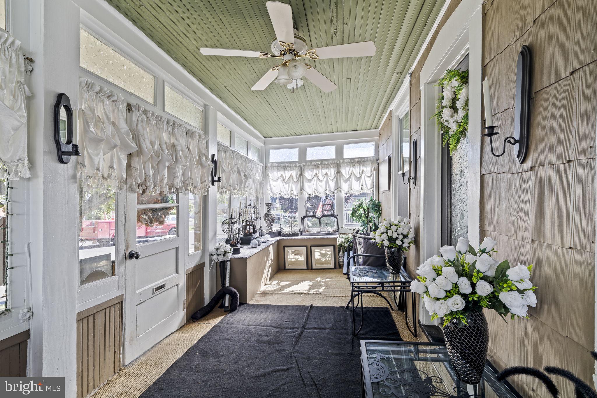 936 LOCUST AVENUE