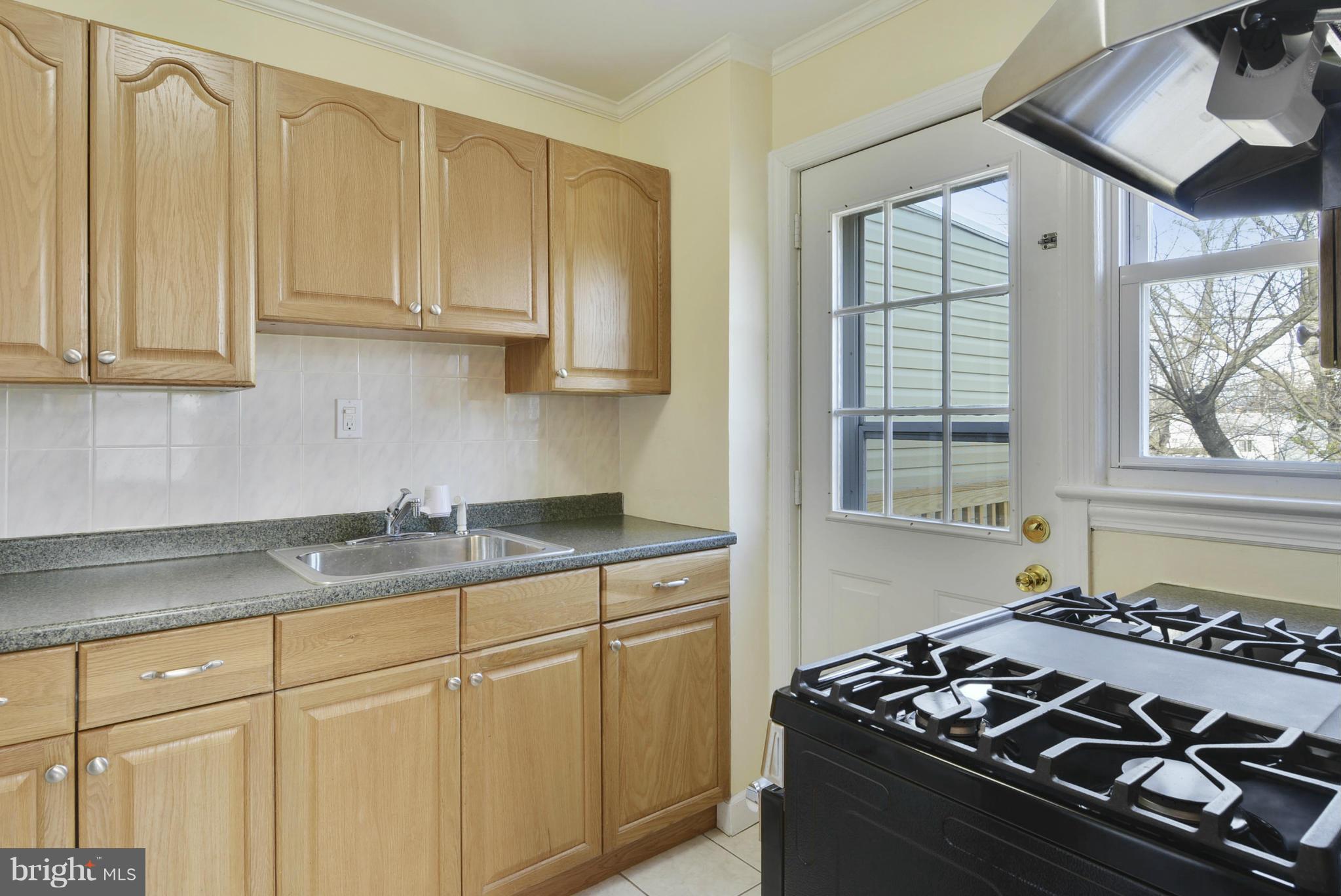 HUNTINGTON - Residential Lease