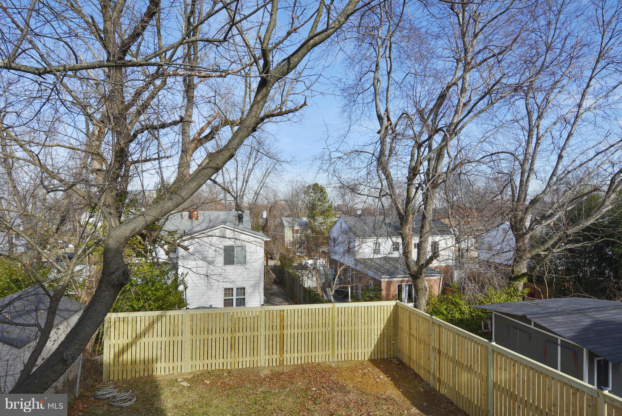 HUNTINGTON - Residential Lease