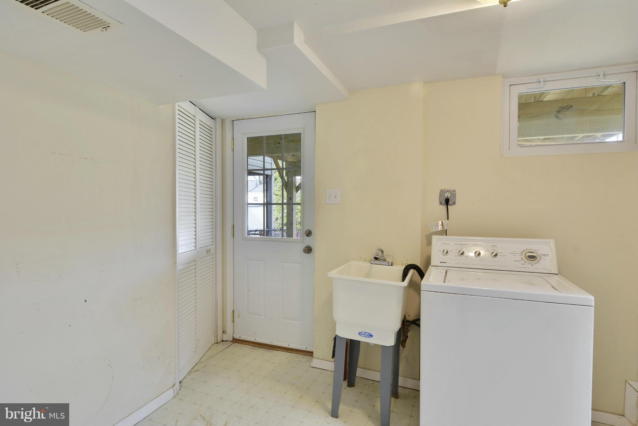 HUNTINGTON - Residential Lease