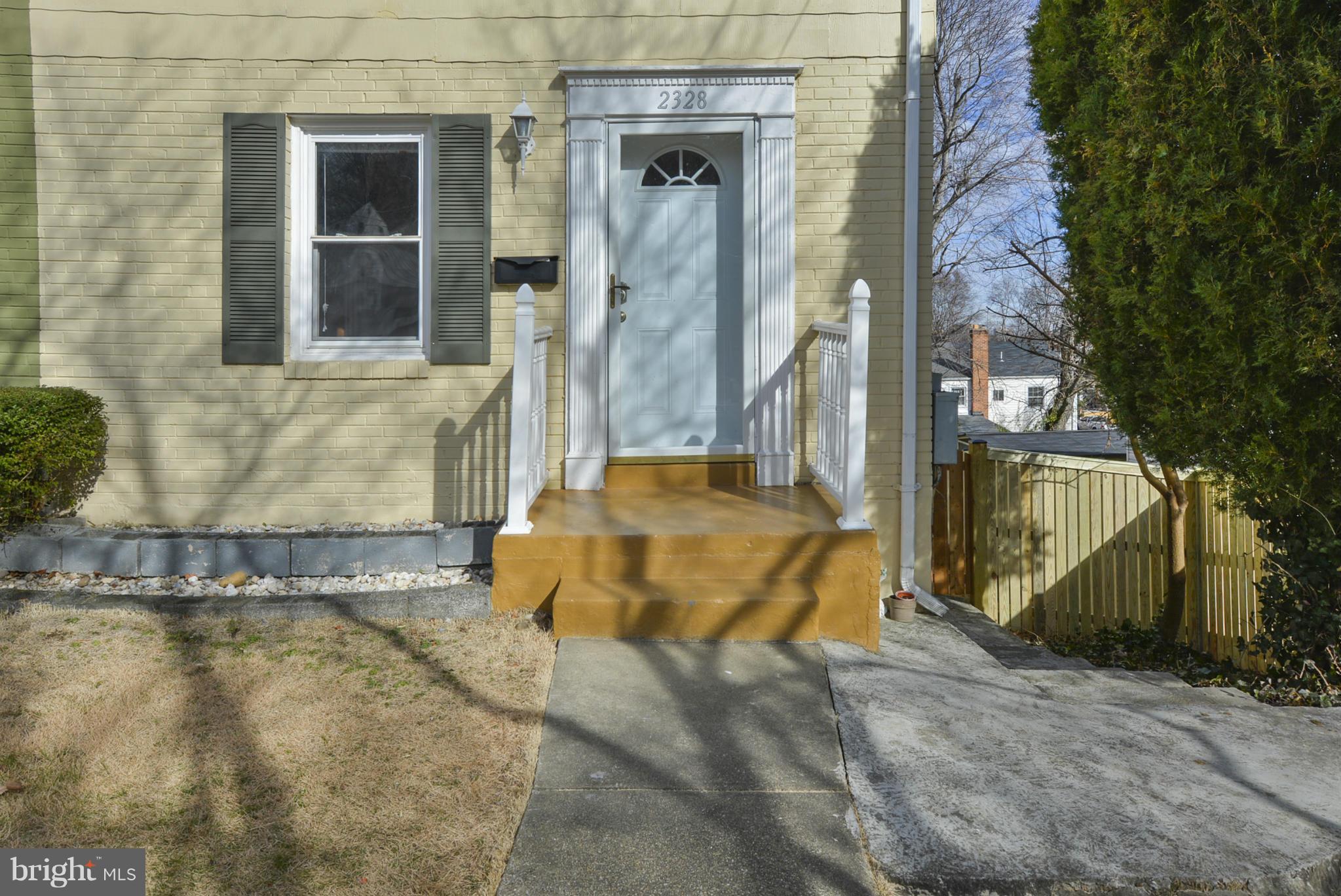 HUNTINGTON - Residential Lease