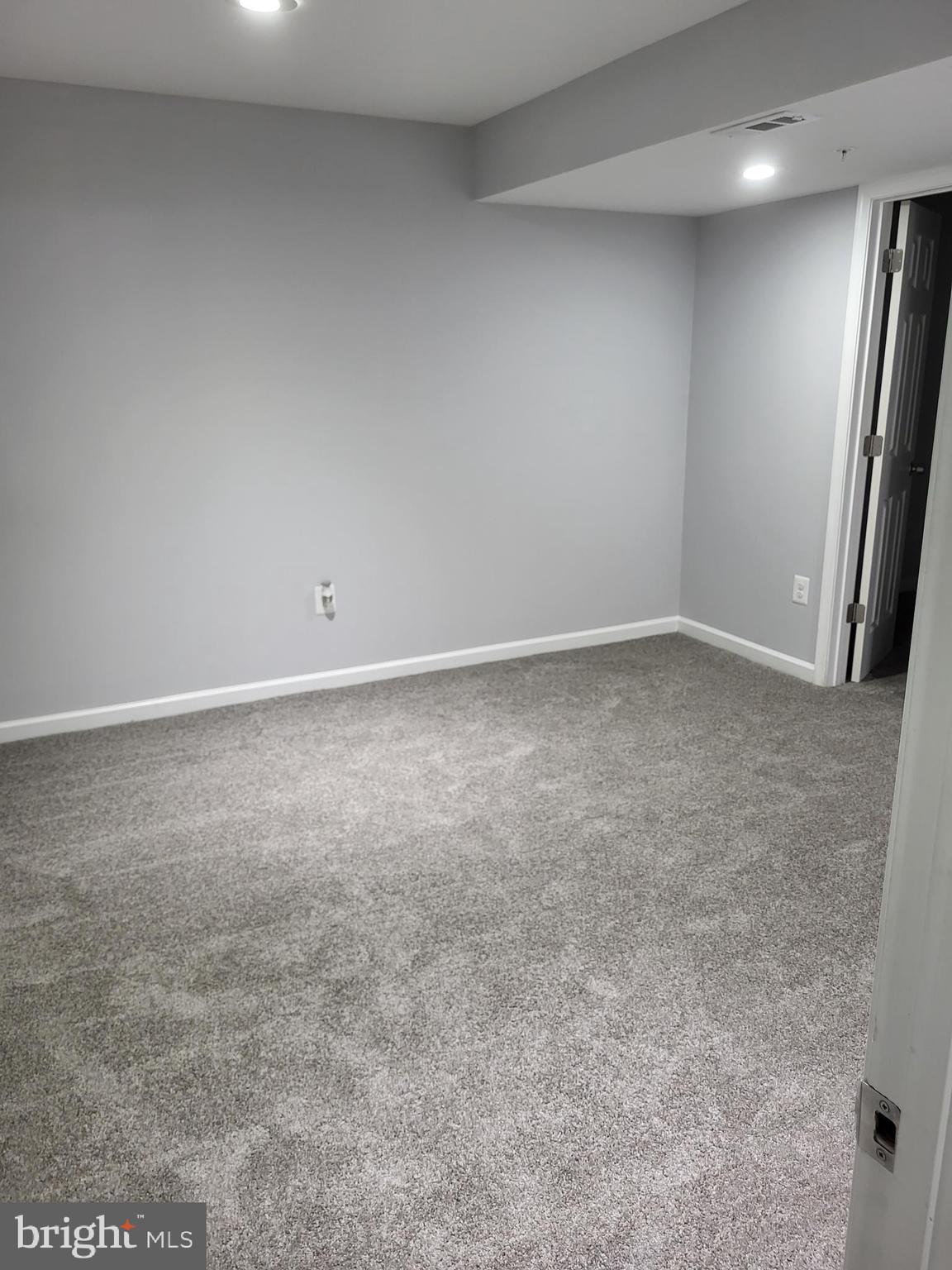 THE VILLAGES AT WELLINGTON - Residential Lease