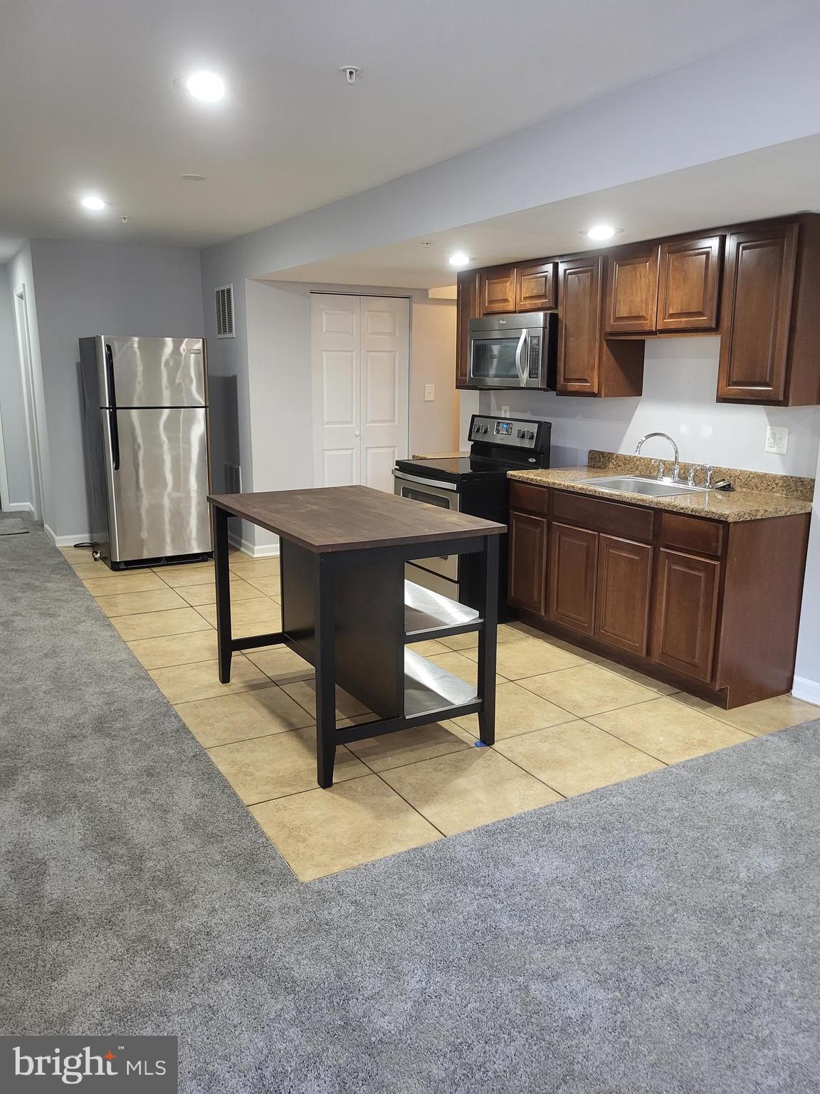 THE VILLAGES AT WELLINGTON - Residential Lease