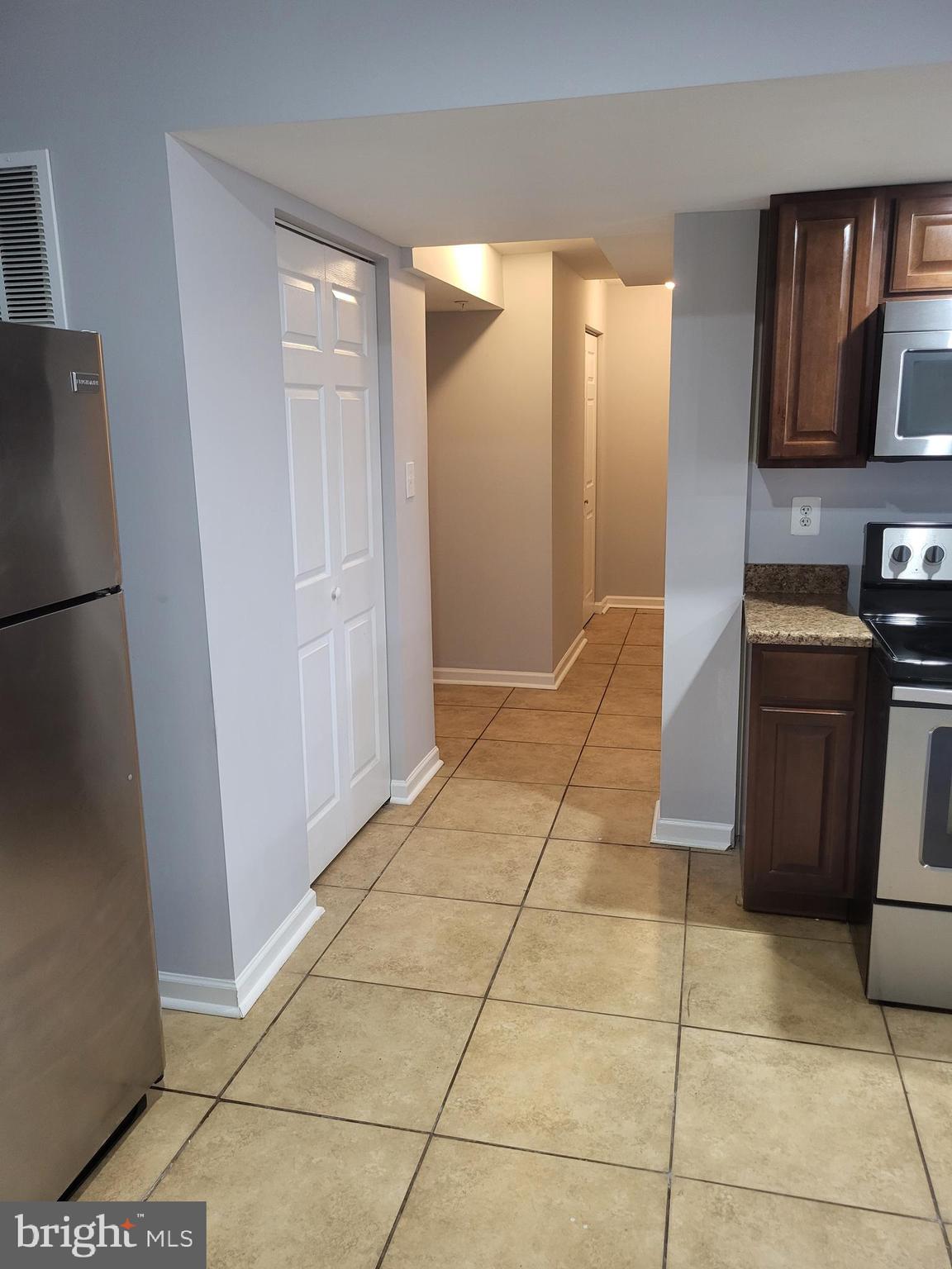 THE VILLAGES AT WELLINGTON - Residential Lease