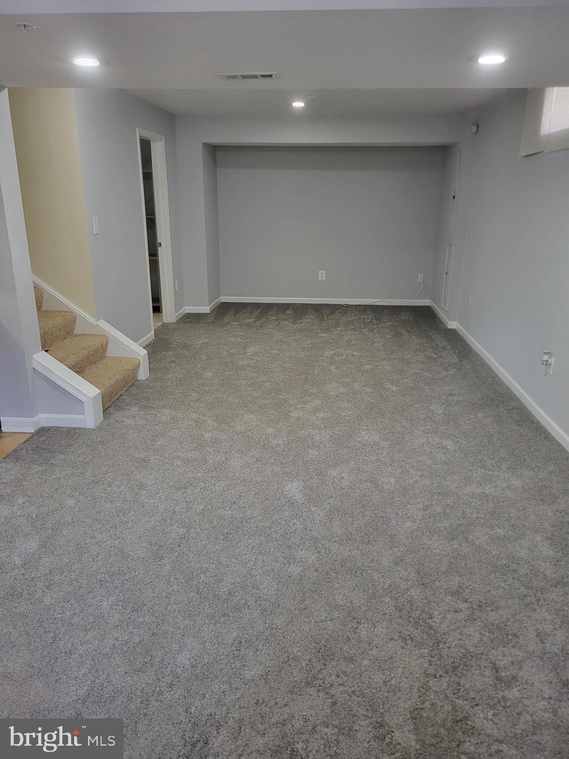 THE VILLAGES AT WELLINGTON - Residential Lease