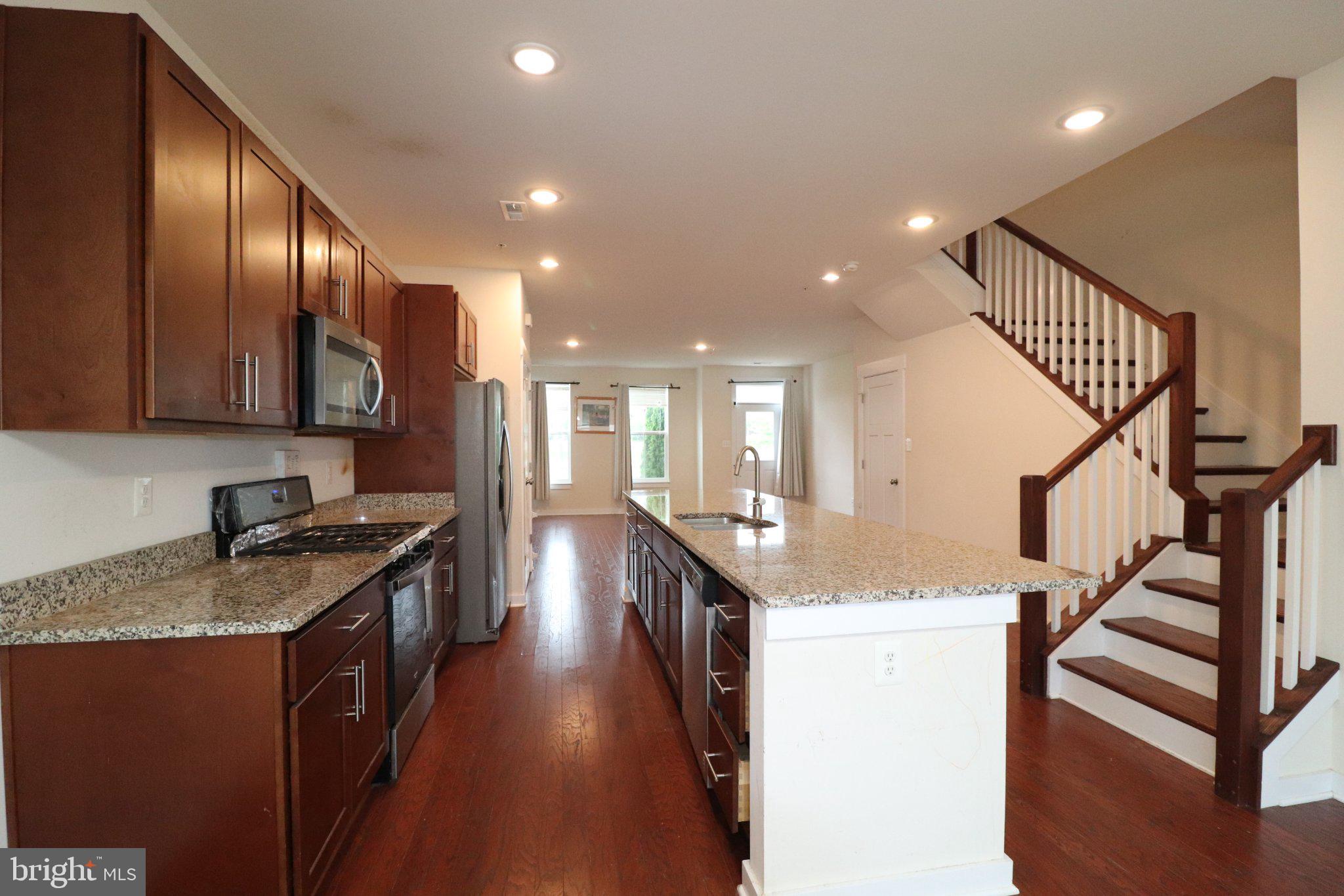 WAVERLEY VIEW - Residential