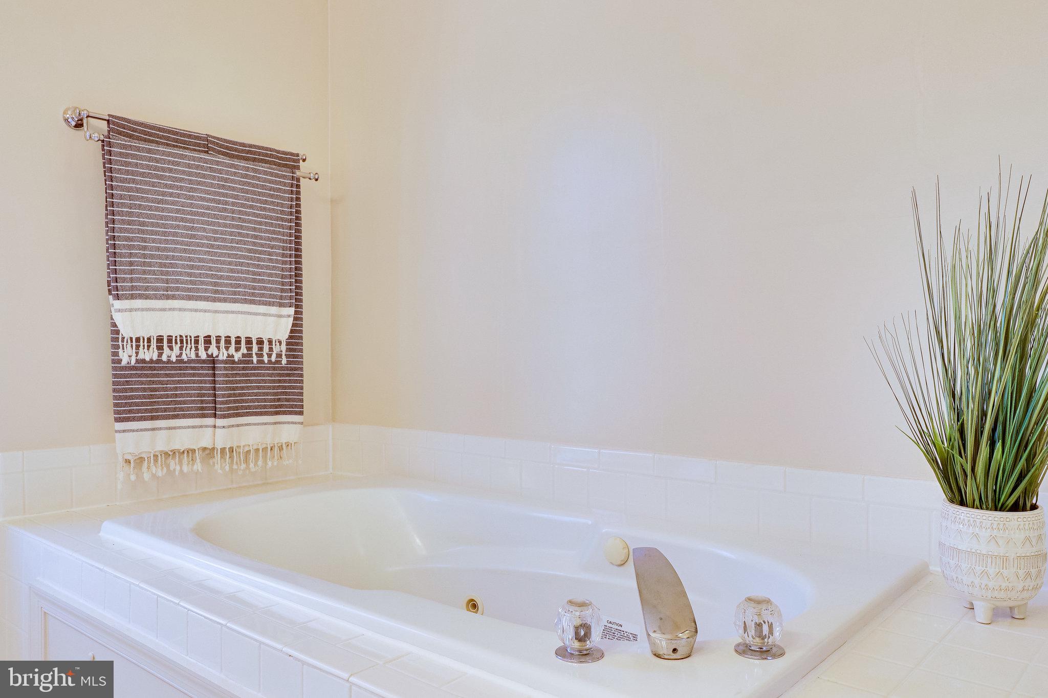 KEENE MILL OAKS - Residential