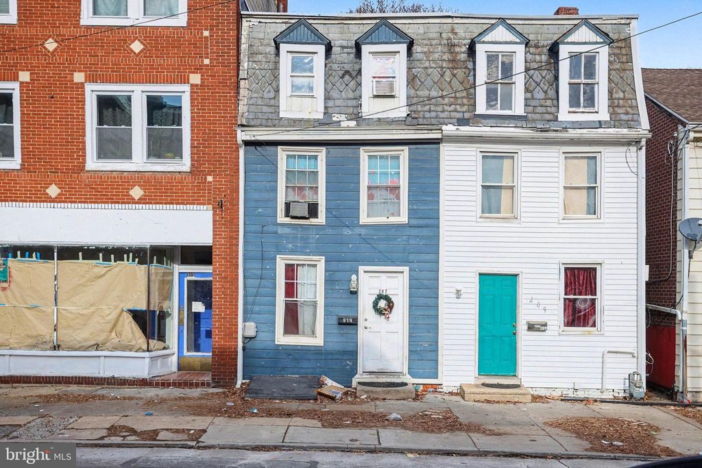 Photo of 207 E Philadelphia Street, YORK, PA 17403 (MLS # PAYK2095740)