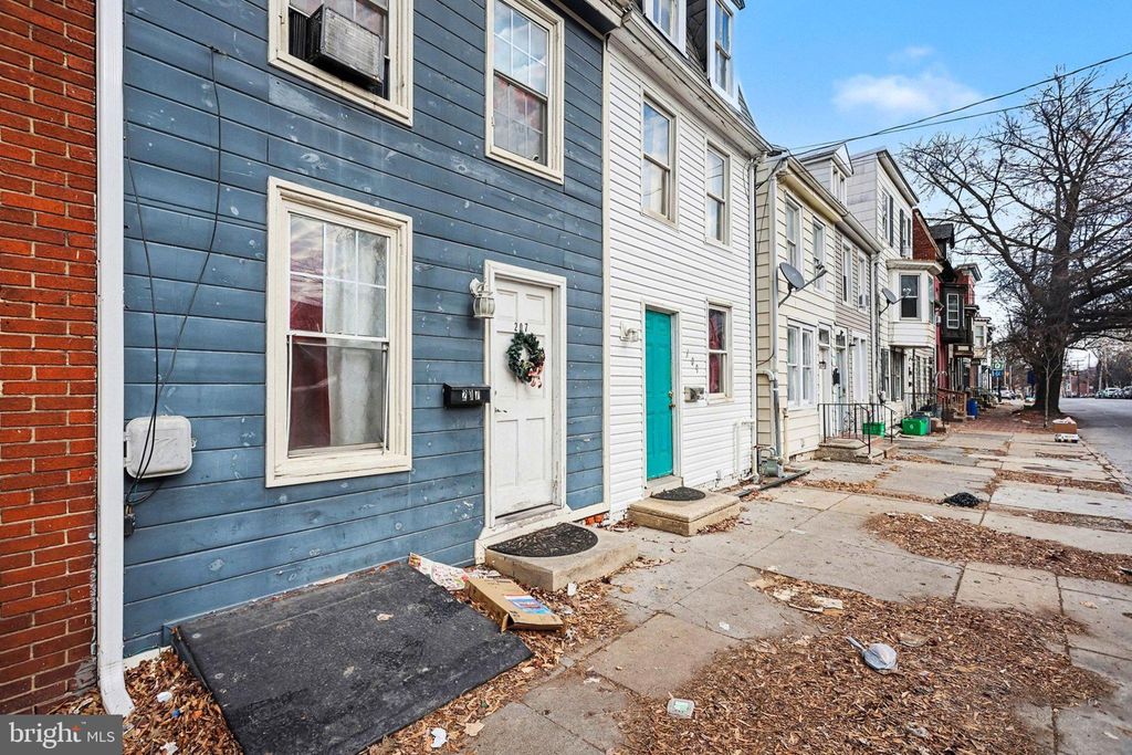 Photo of 207 E Philadelphia Street, YORK, PA 17403 (MLS # PAYK2095740)