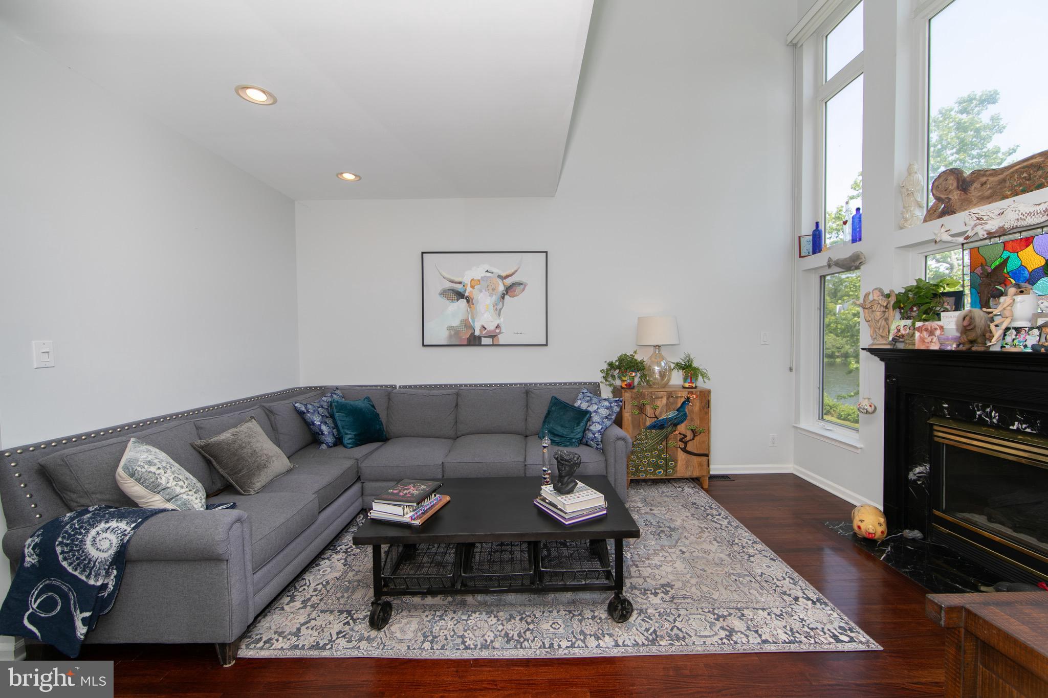 1504 CHAMPLAIN DRIVE