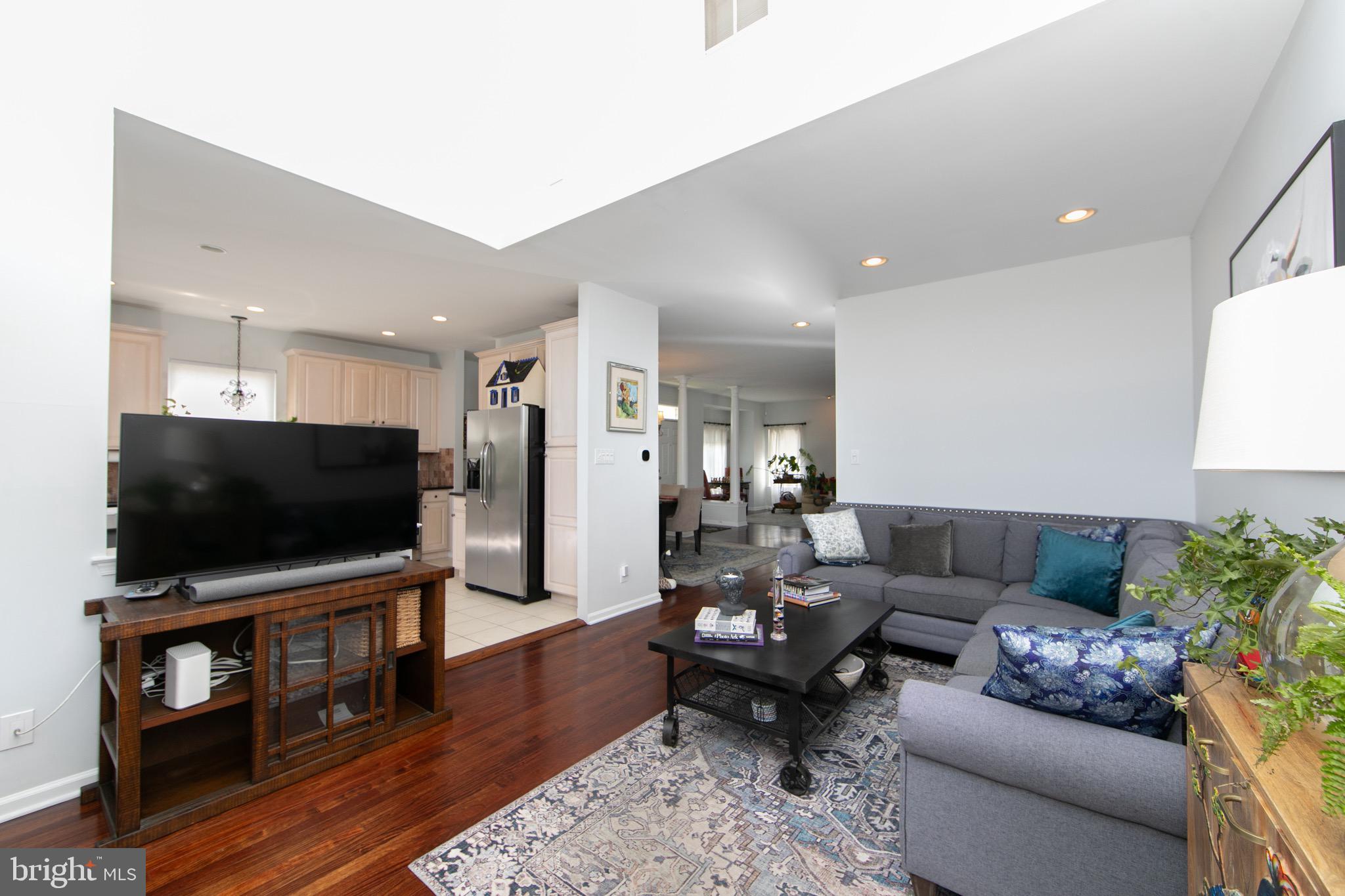 1504 CHAMPLAIN DRIVE