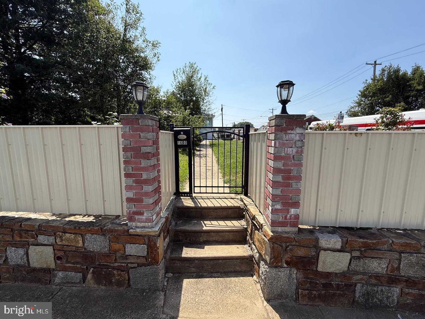 1600 FOX CHASE ROAD
