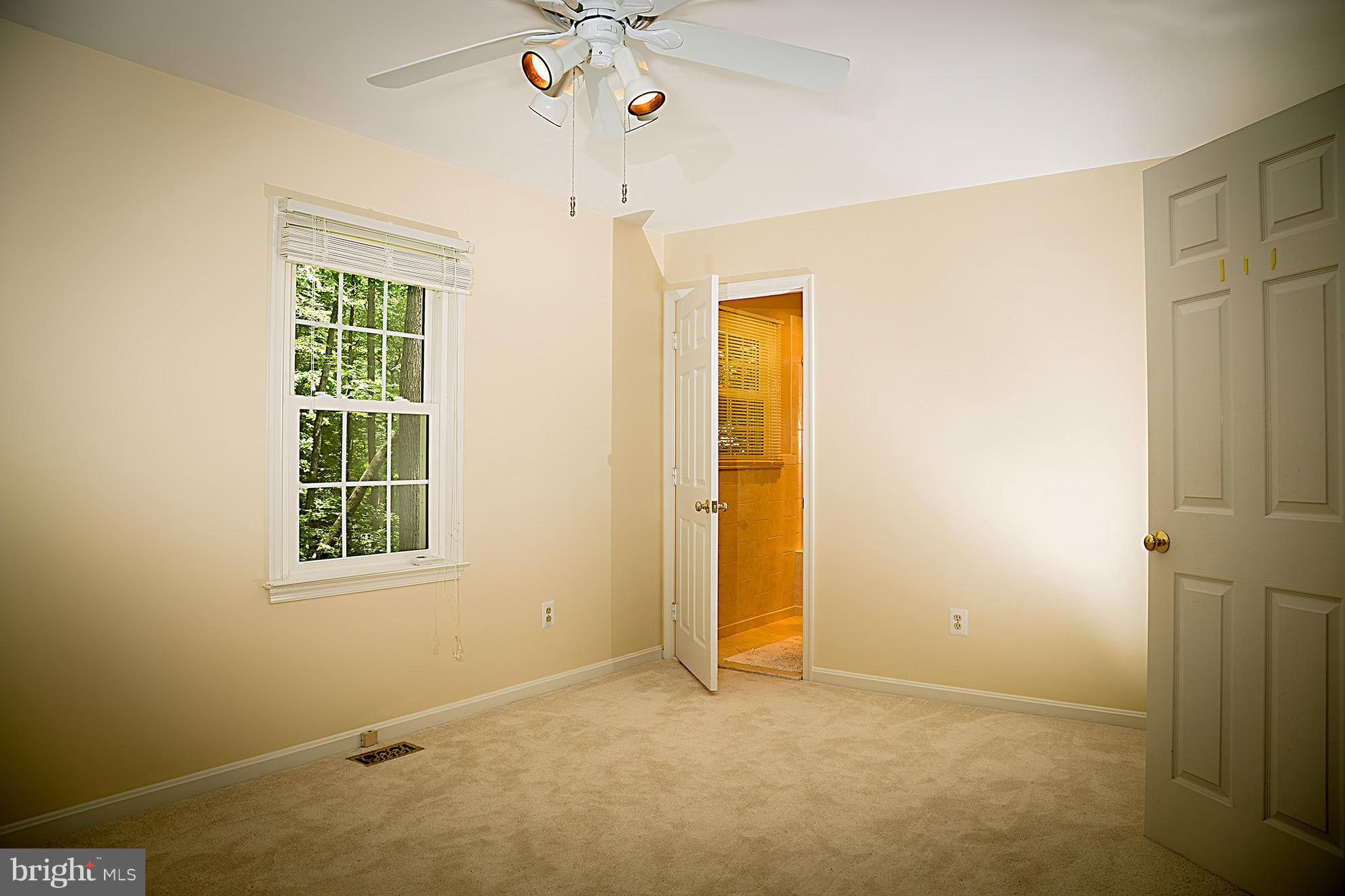 OCCOQUAN OAKS - Residential Lease