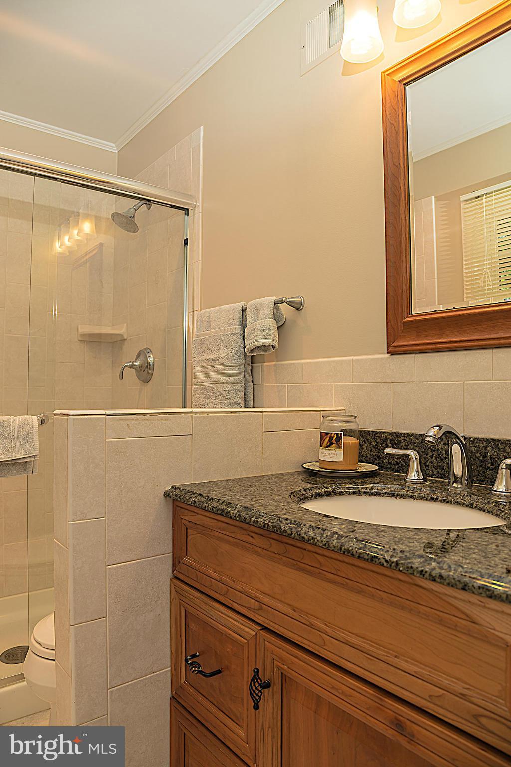 OCCOQUAN OAKS - Residential Lease