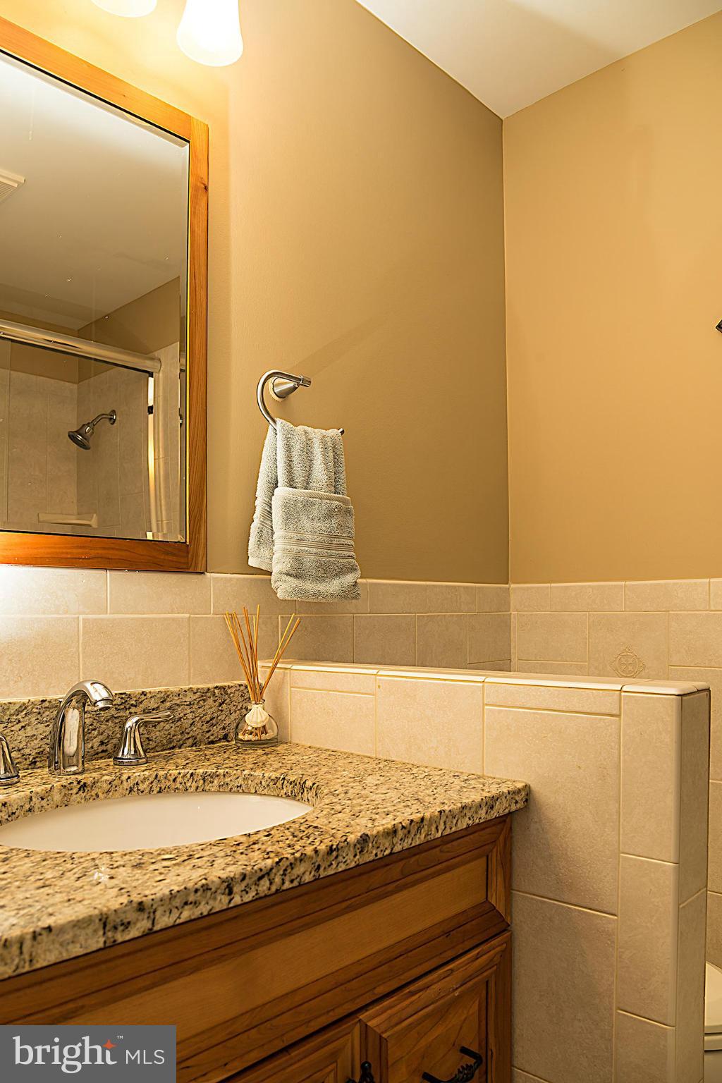 OCCOQUAN OAKS - Residential Lease