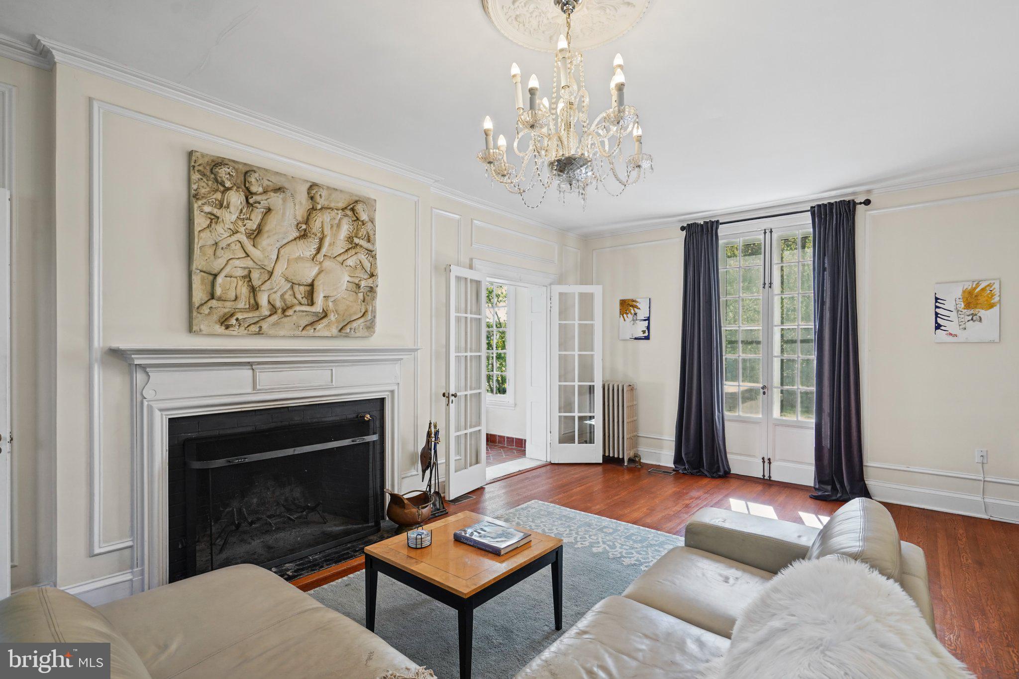 203 E 39TH STREET