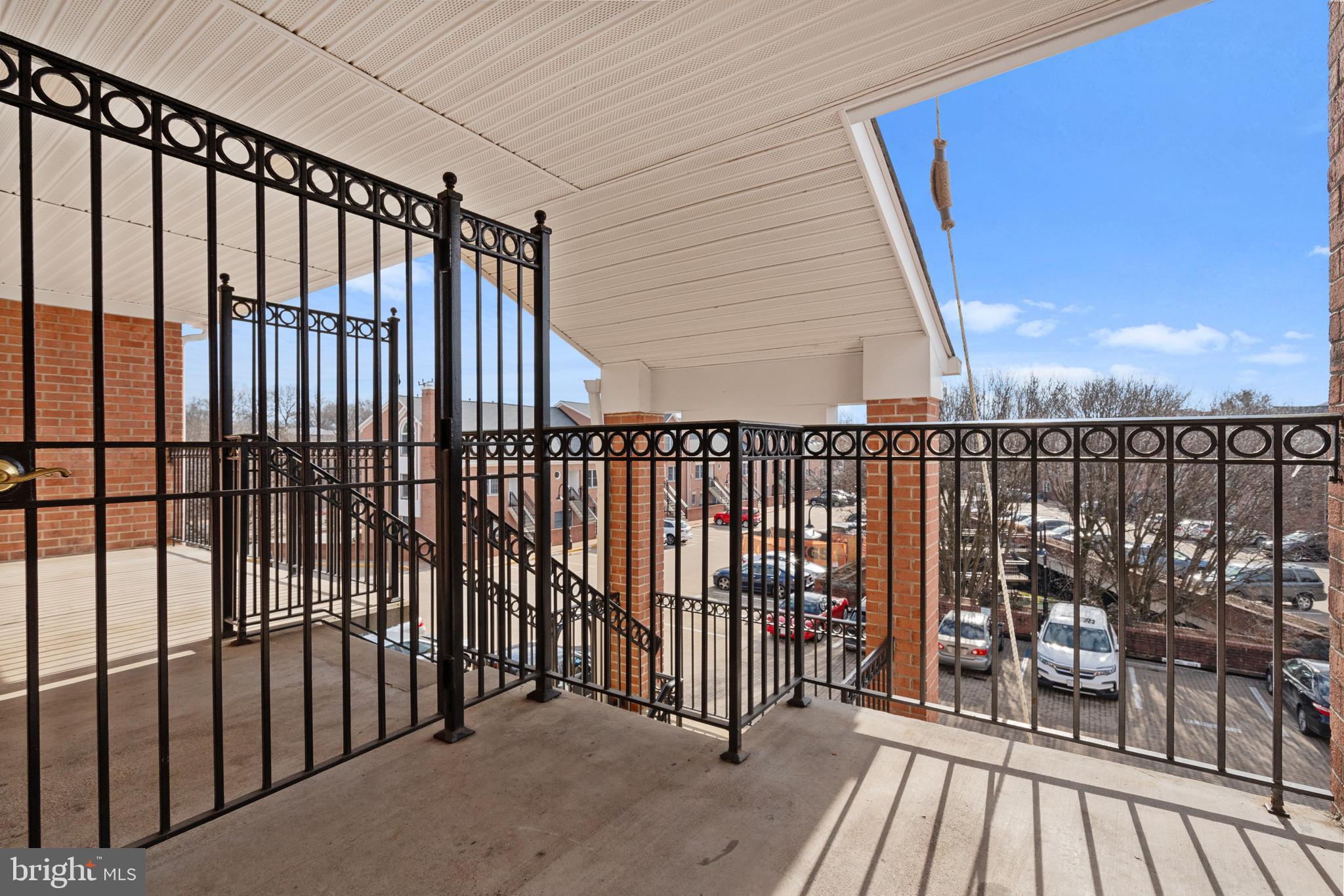 6940 FAIRFAX DRIVE 400