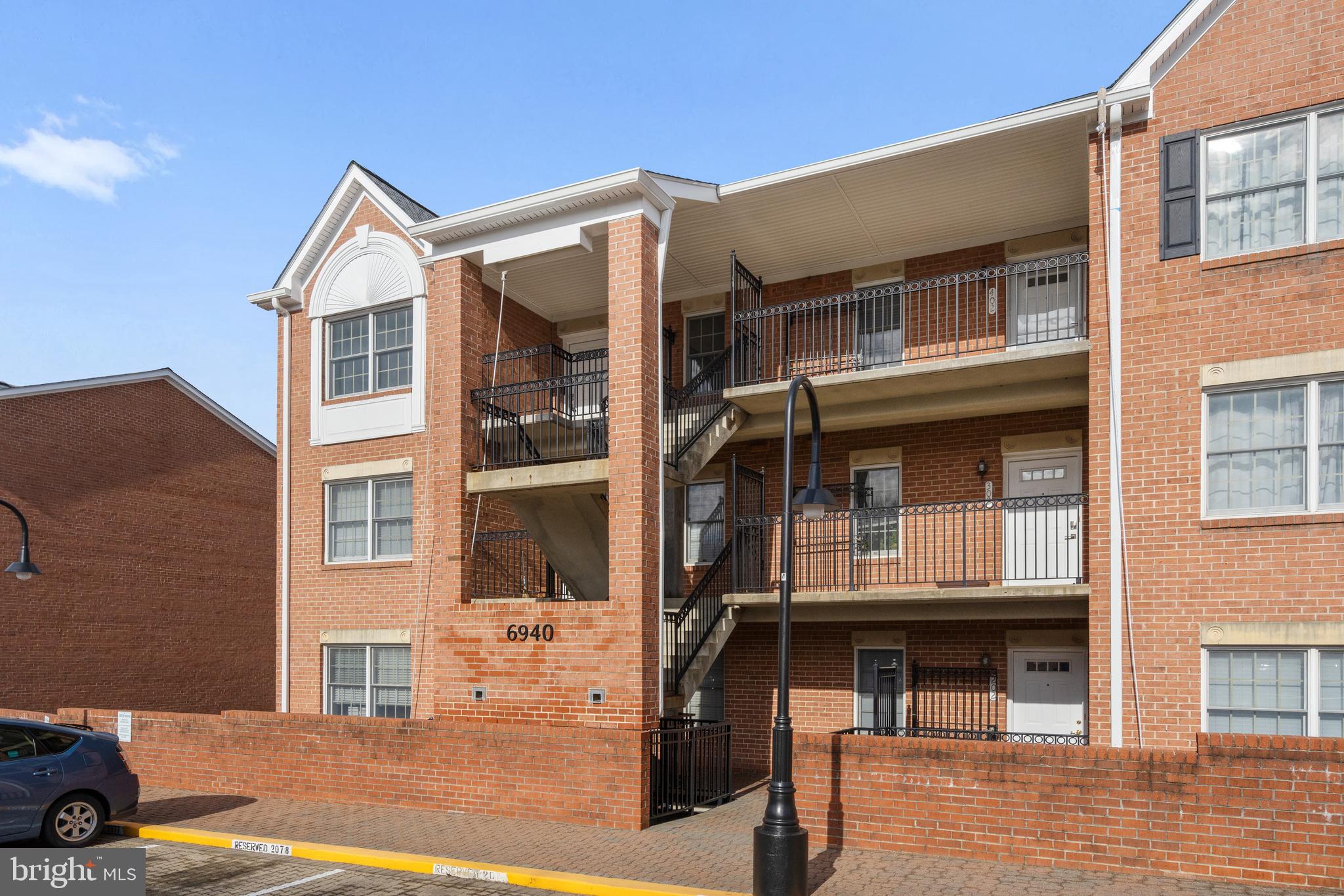 6940 FAIRFAX DRIVE 400