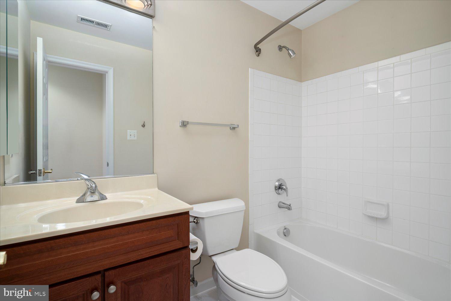 LOCHEWOOD - Residential Lease