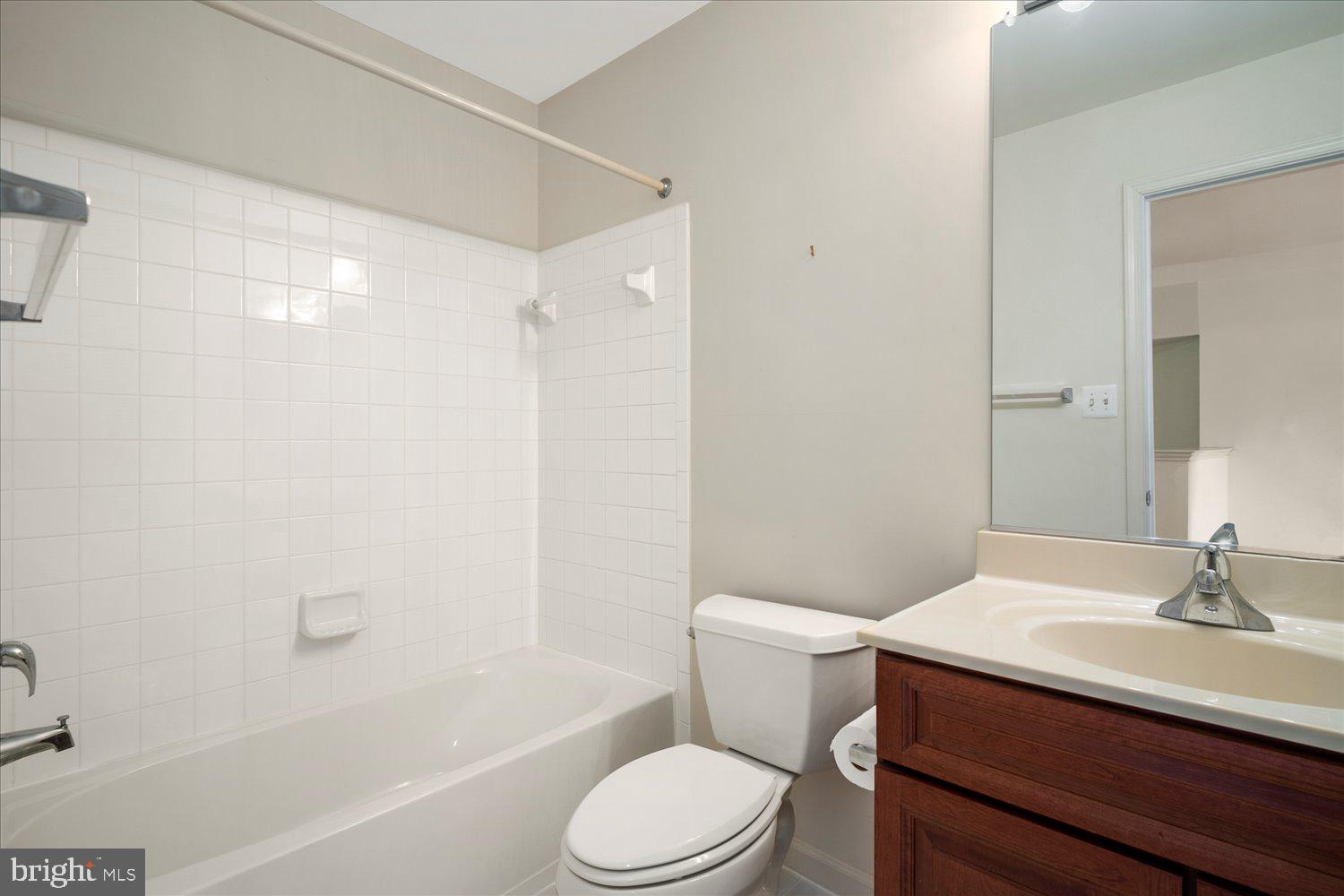 LOCHEWOOD - Residential Lease