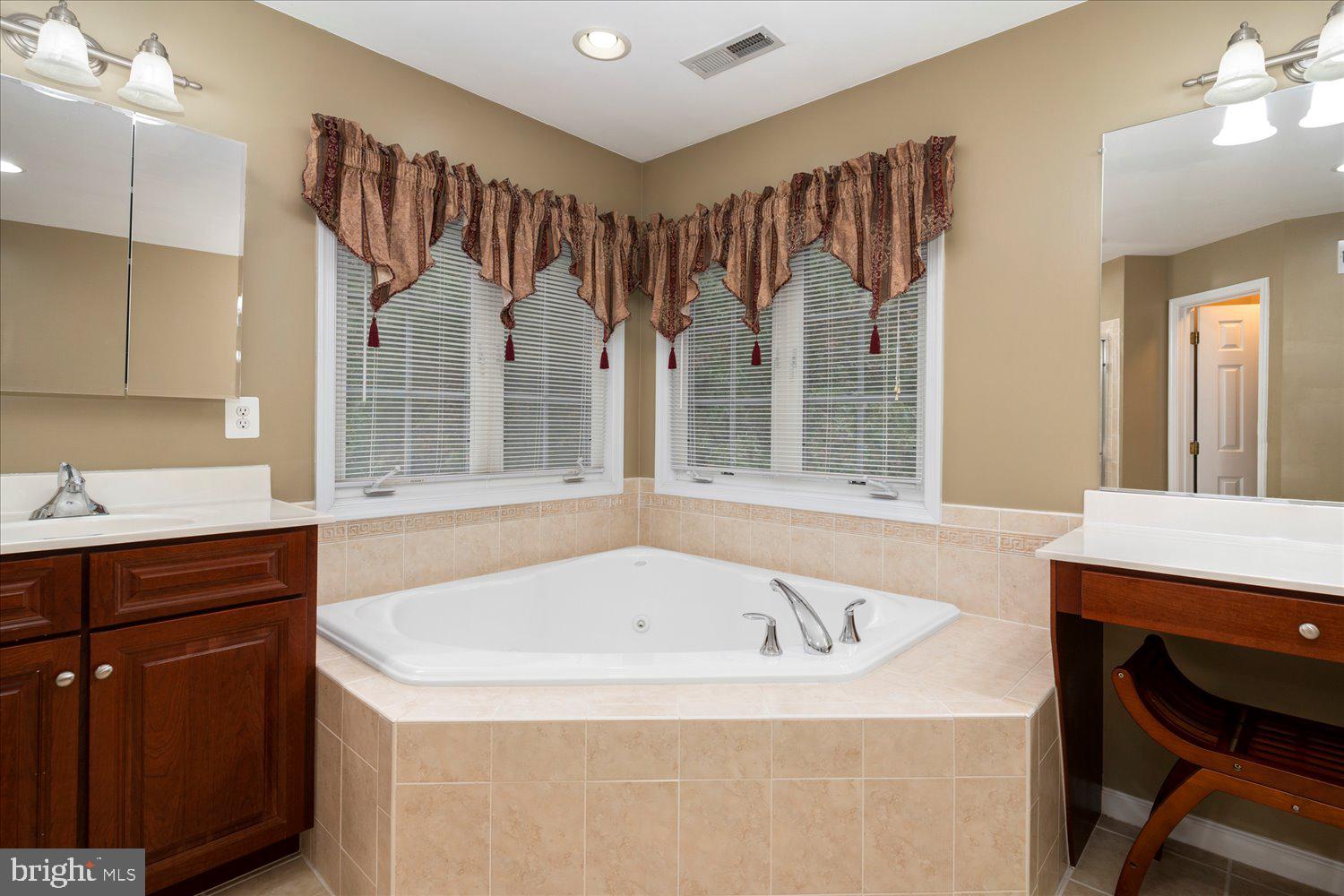 LOCHEWOOD - Residential Lease