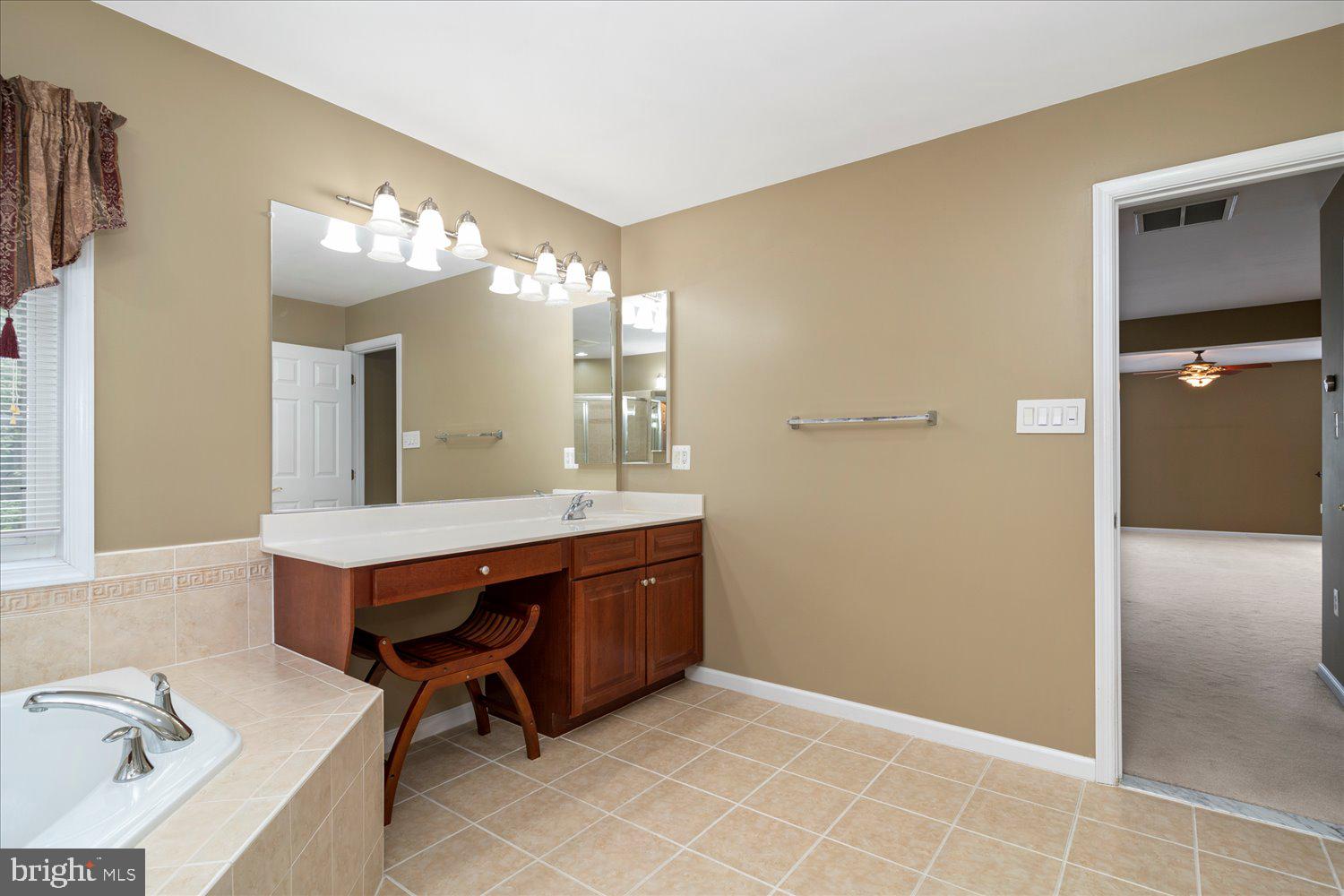 LOCHEWOOD - Residential Lease