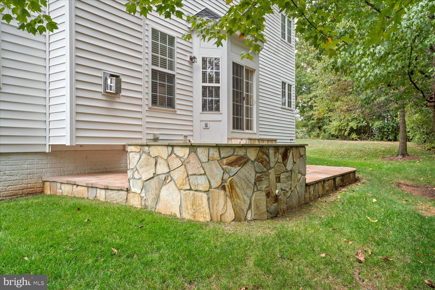 LOCHEWOOD - Residential Lease