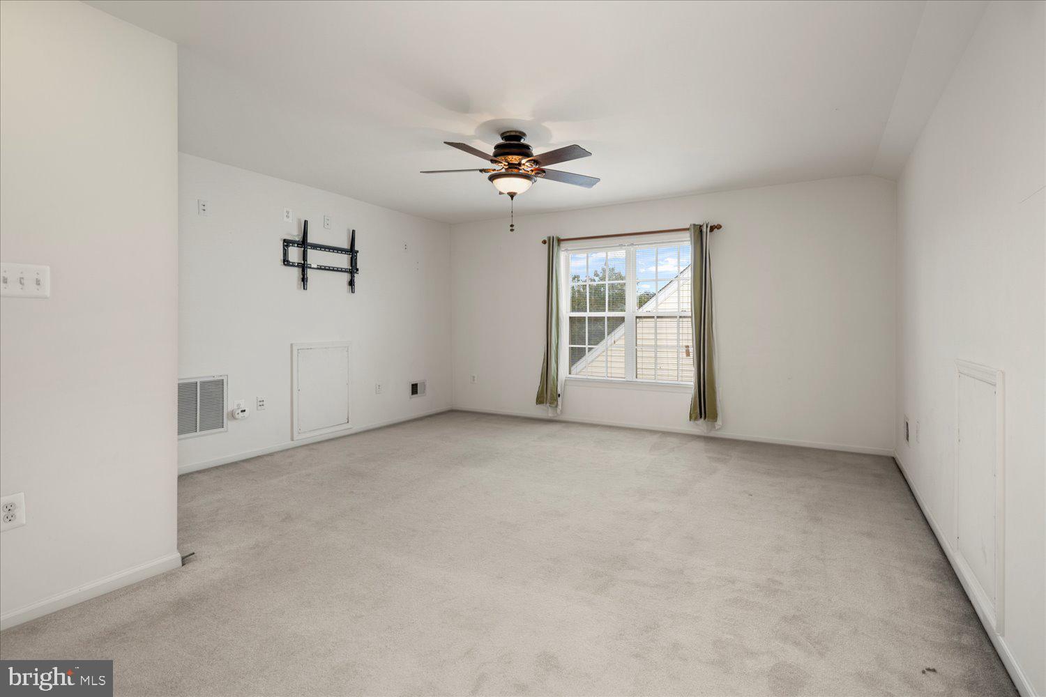 LOCHEWOOD - Residential Lease