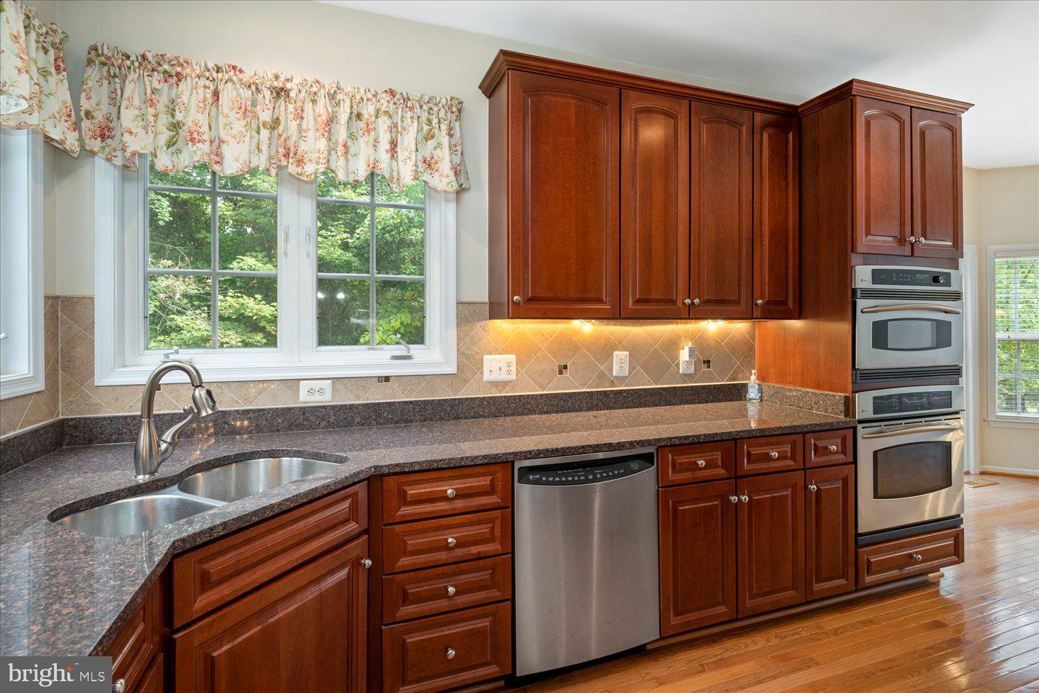 LOCHEWOOD - Residential Lease