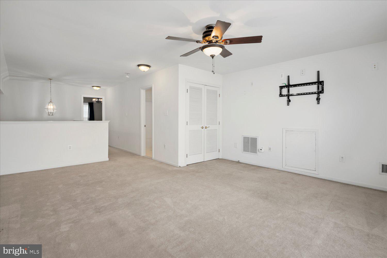 LOCHEWOOD - Residential Lease