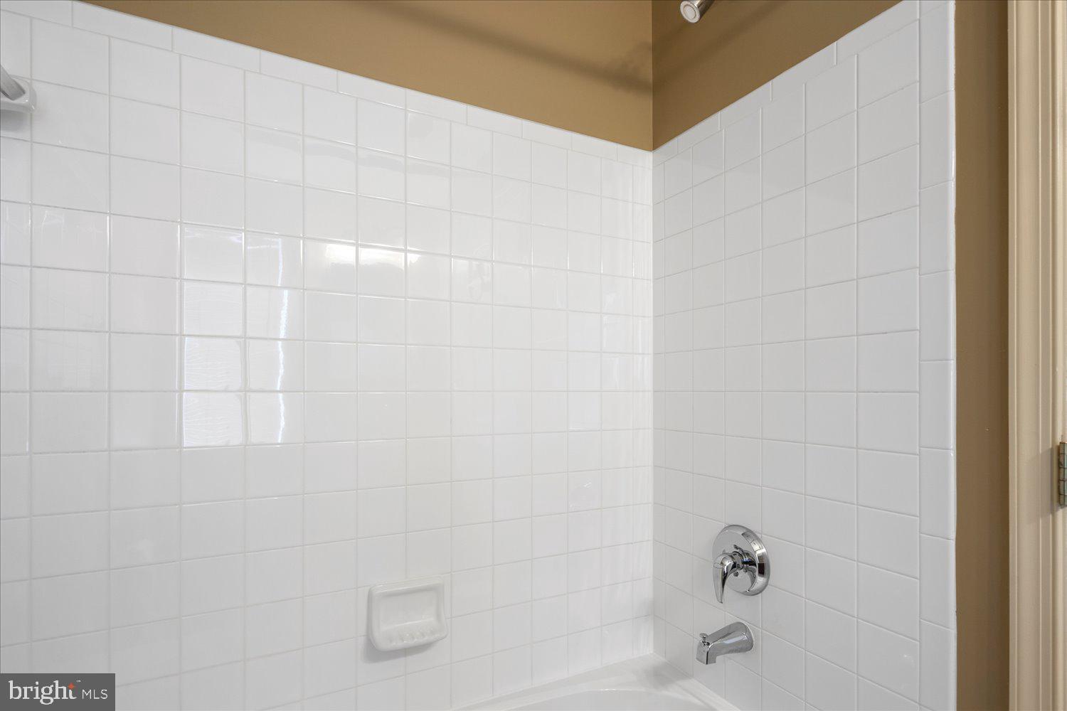 LOCHEWOOD - Residential Lease