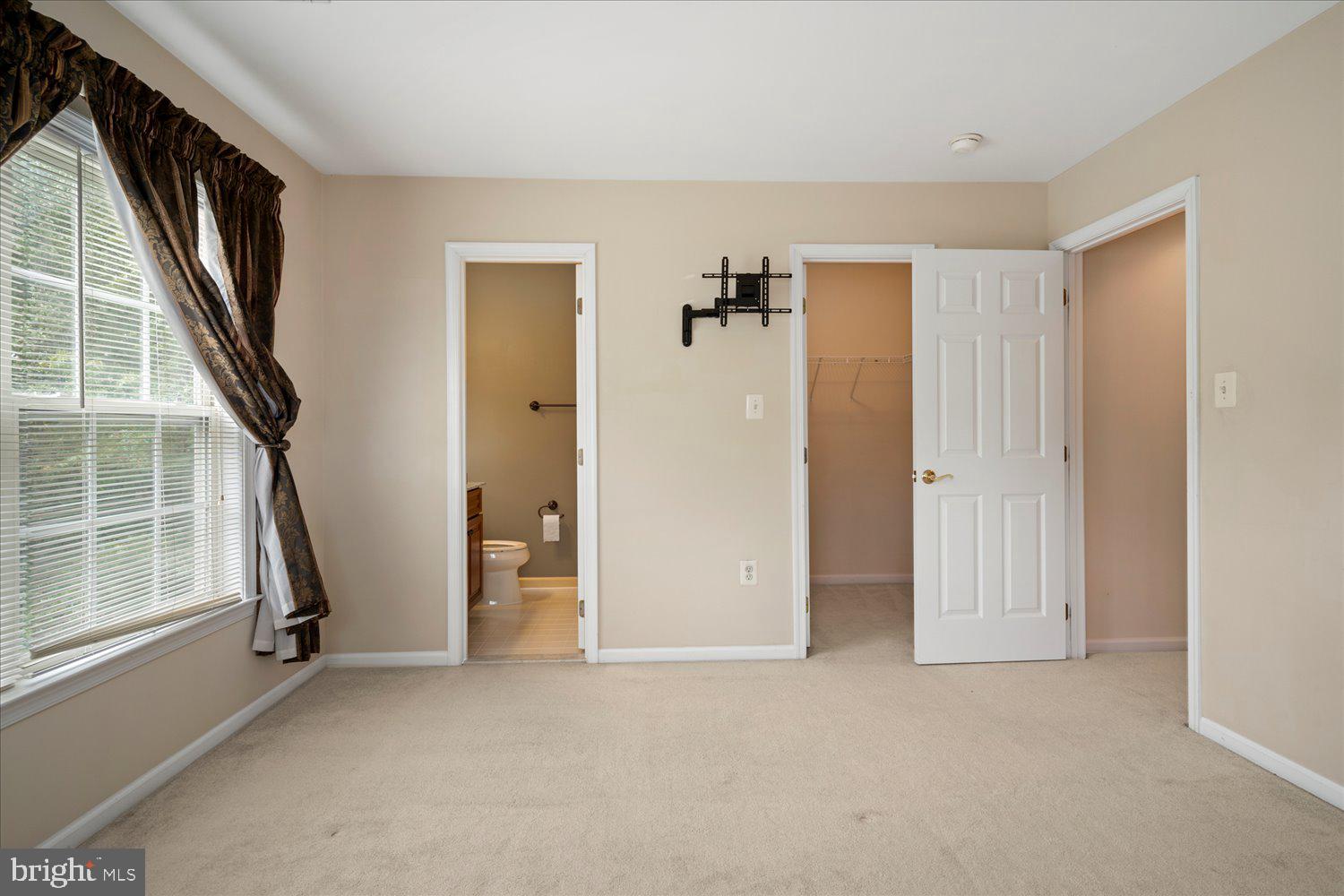 LOCHEWOOD - Residential Lease