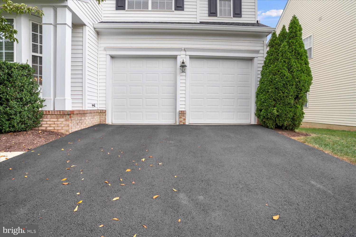 LOCHEWOOD - Residential Lease